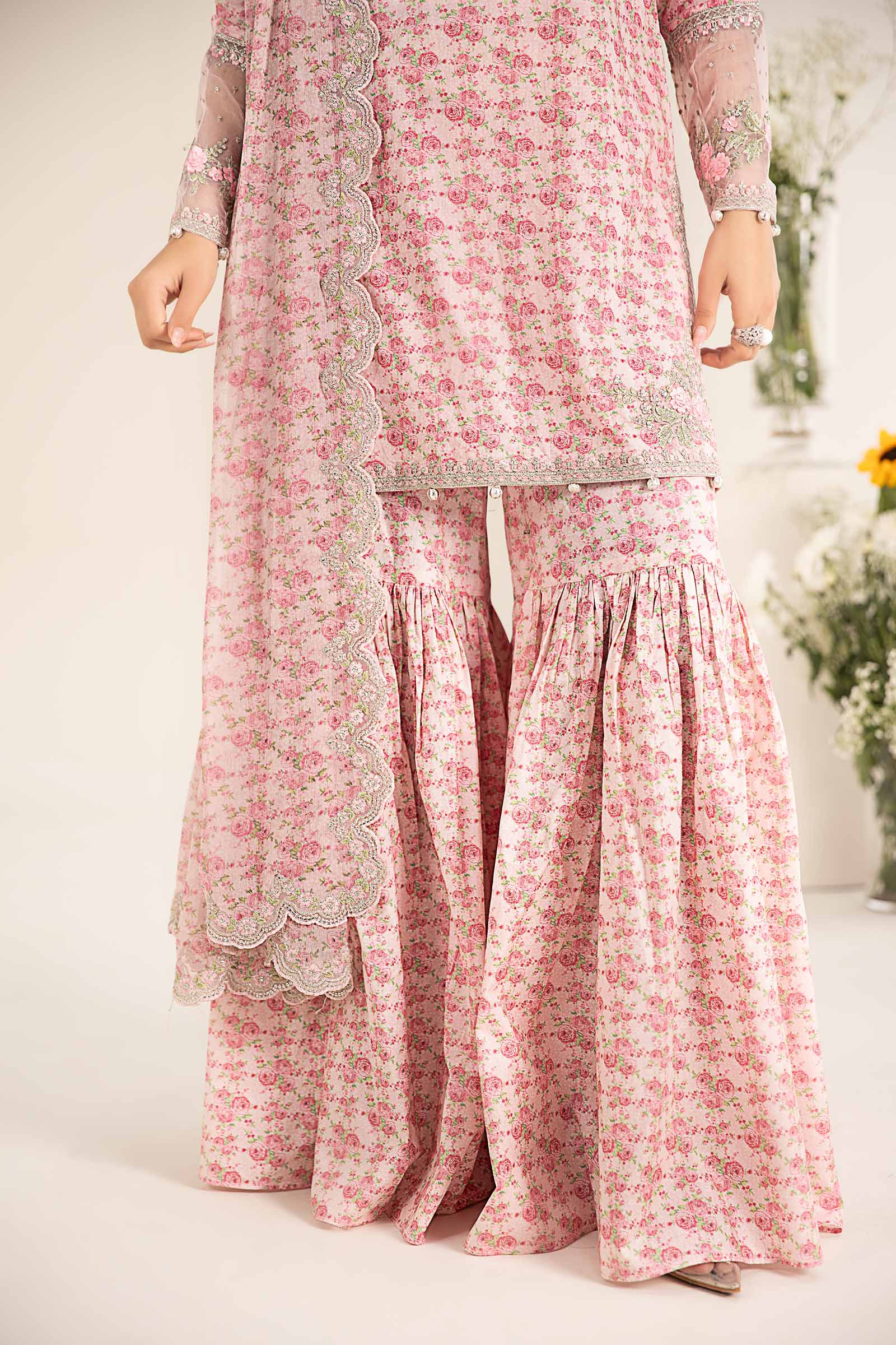 3 Piece Embroidered Lawn Suit - Image 4