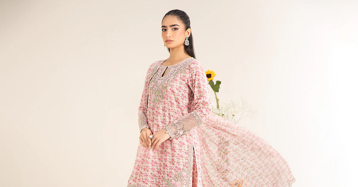 3 Piece Embroidered Lawn Suit - Image 7