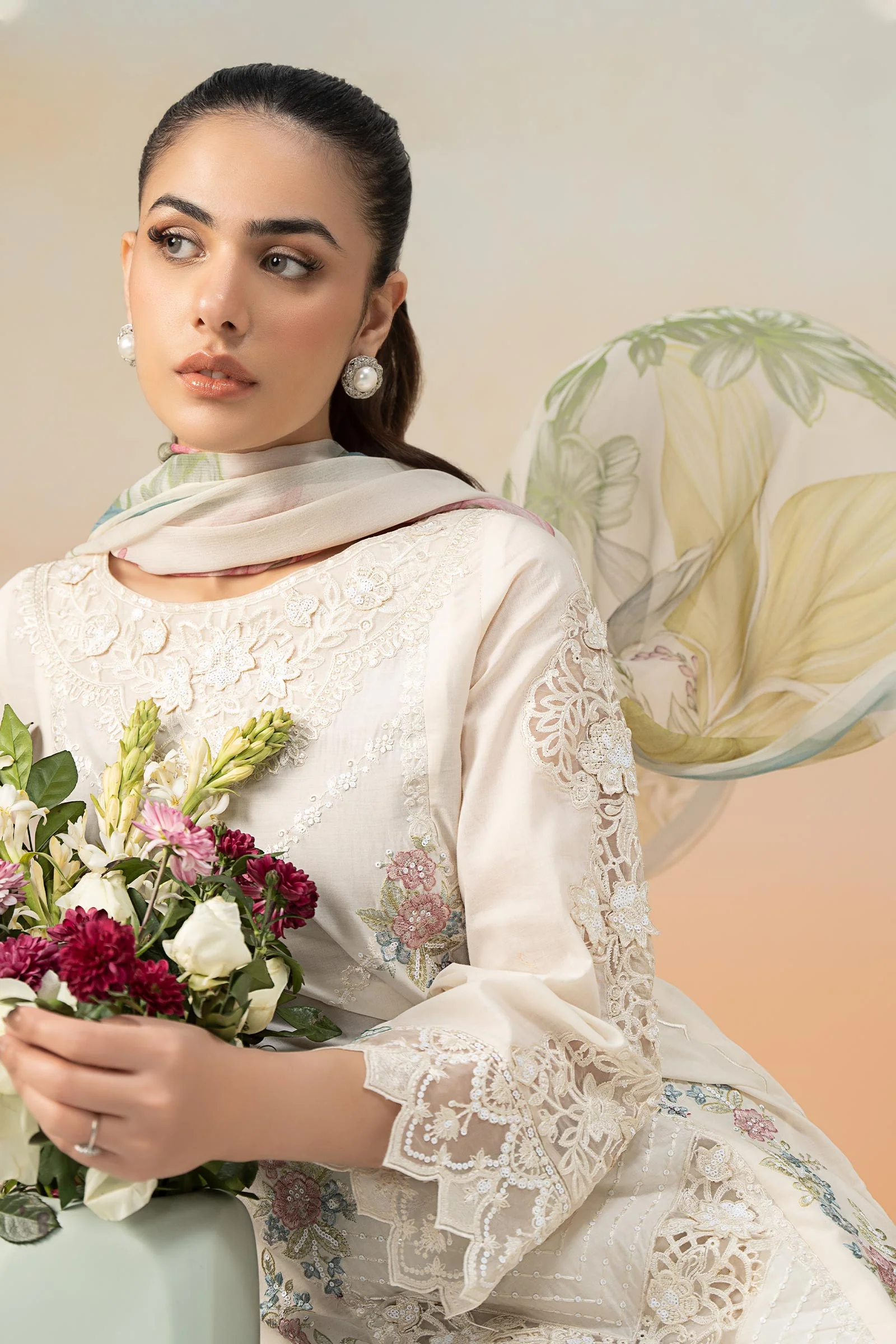 3 Piece Embroidered Dobby Lawn Suit - Image 3