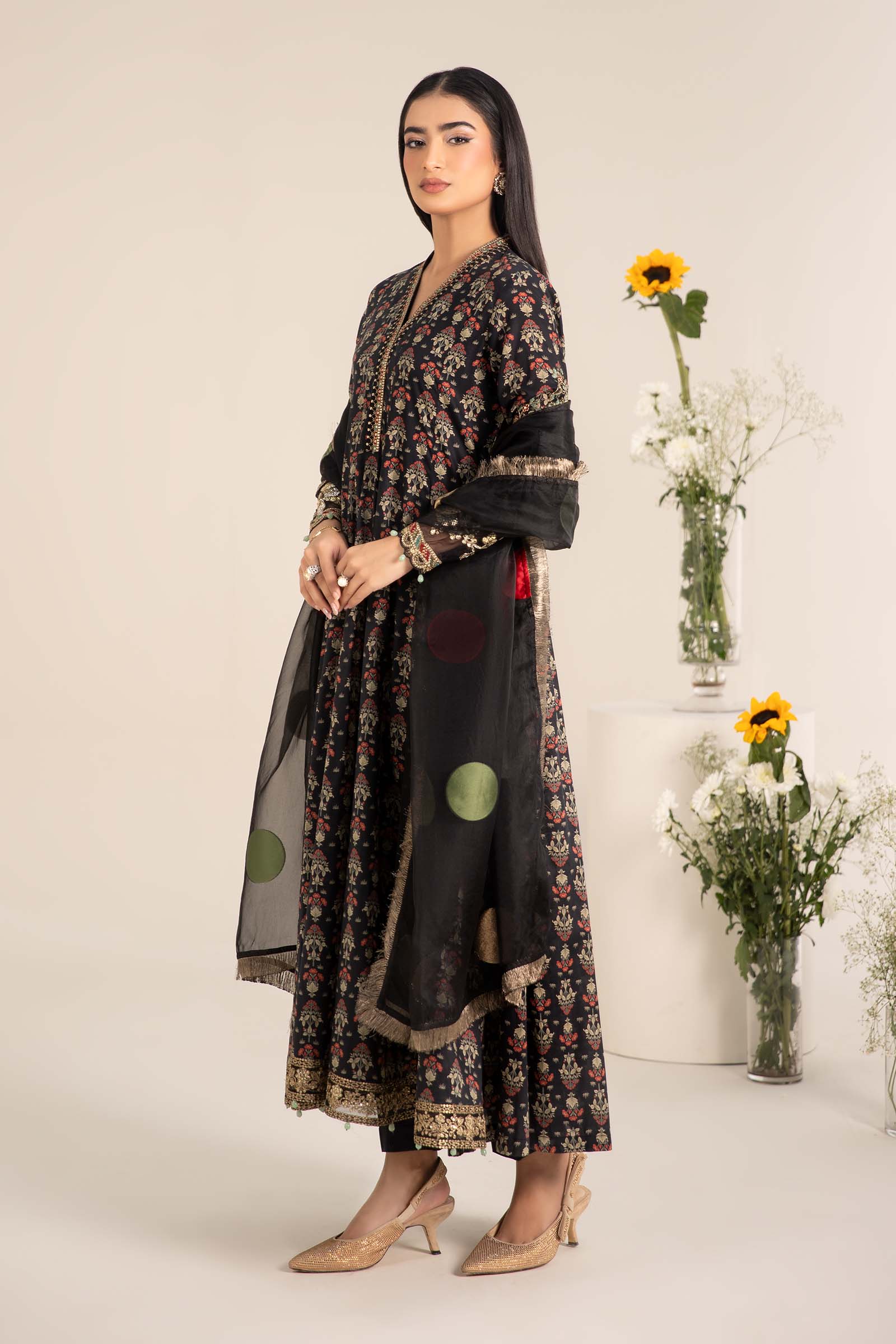 3 Piece Embroidered Lawn Suit - Image 4