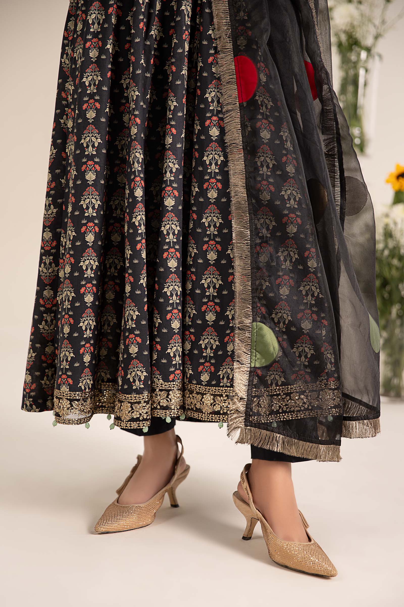 3 Piece Embroidered Lawn Suit - Image 5