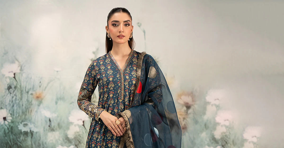 3 Piece Embroidered Lawn Suit - Image 7