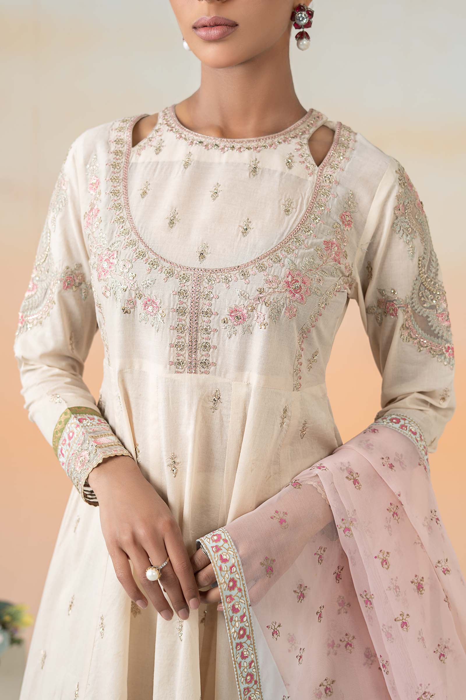 3 Piece Embroidered Lawn Suit - Image 2