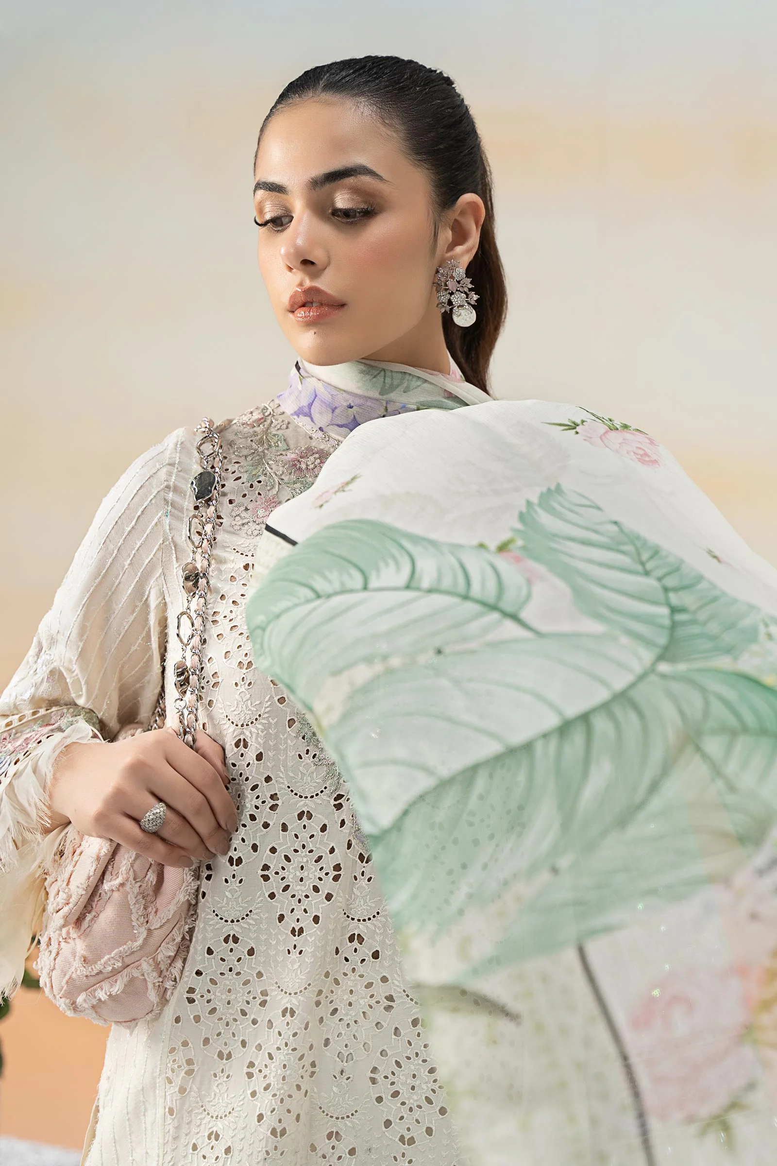 3 Piece Embroidered Lawn Suit - Image 3