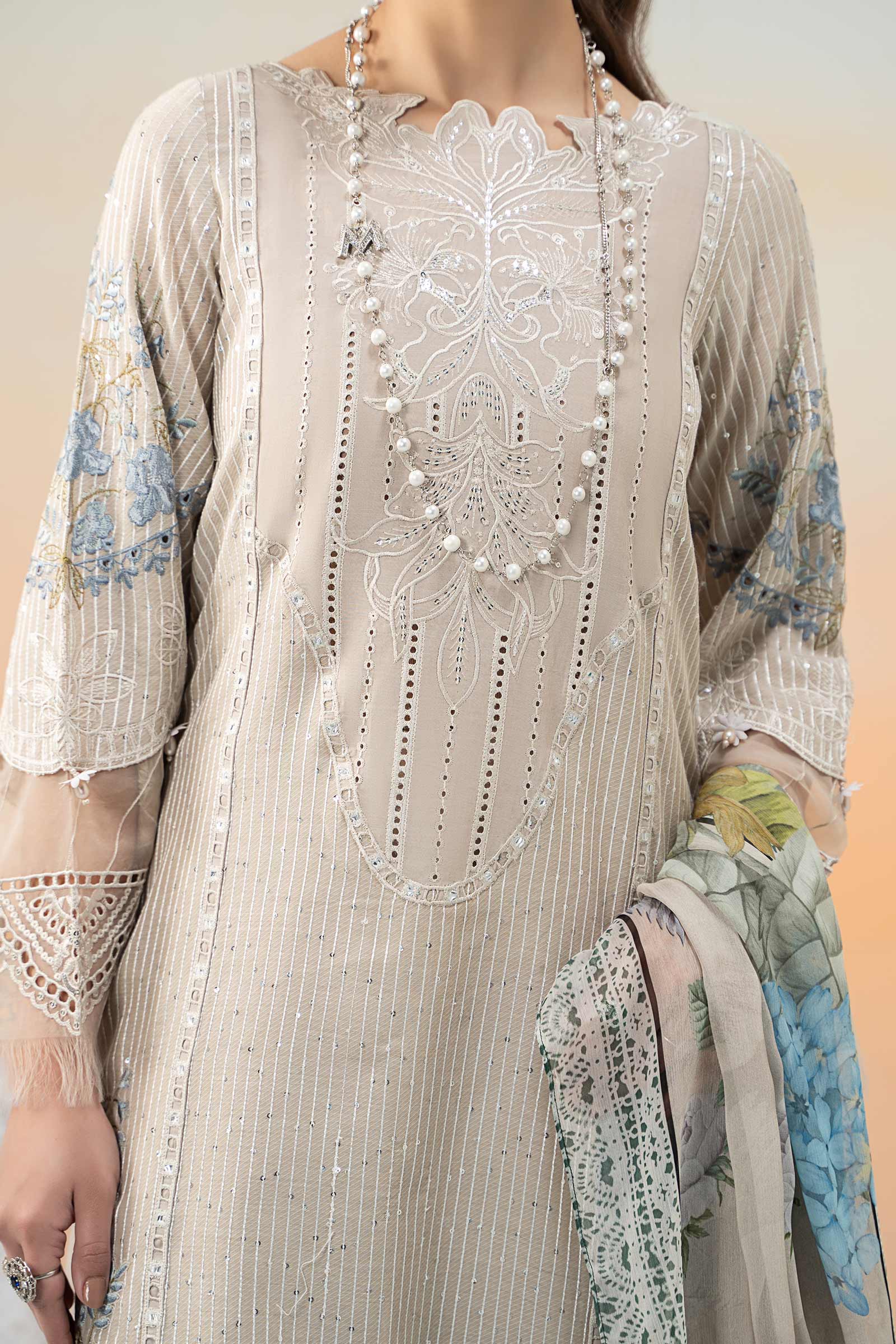 3 Piece Embroidered Lawn Suit - Image 3
