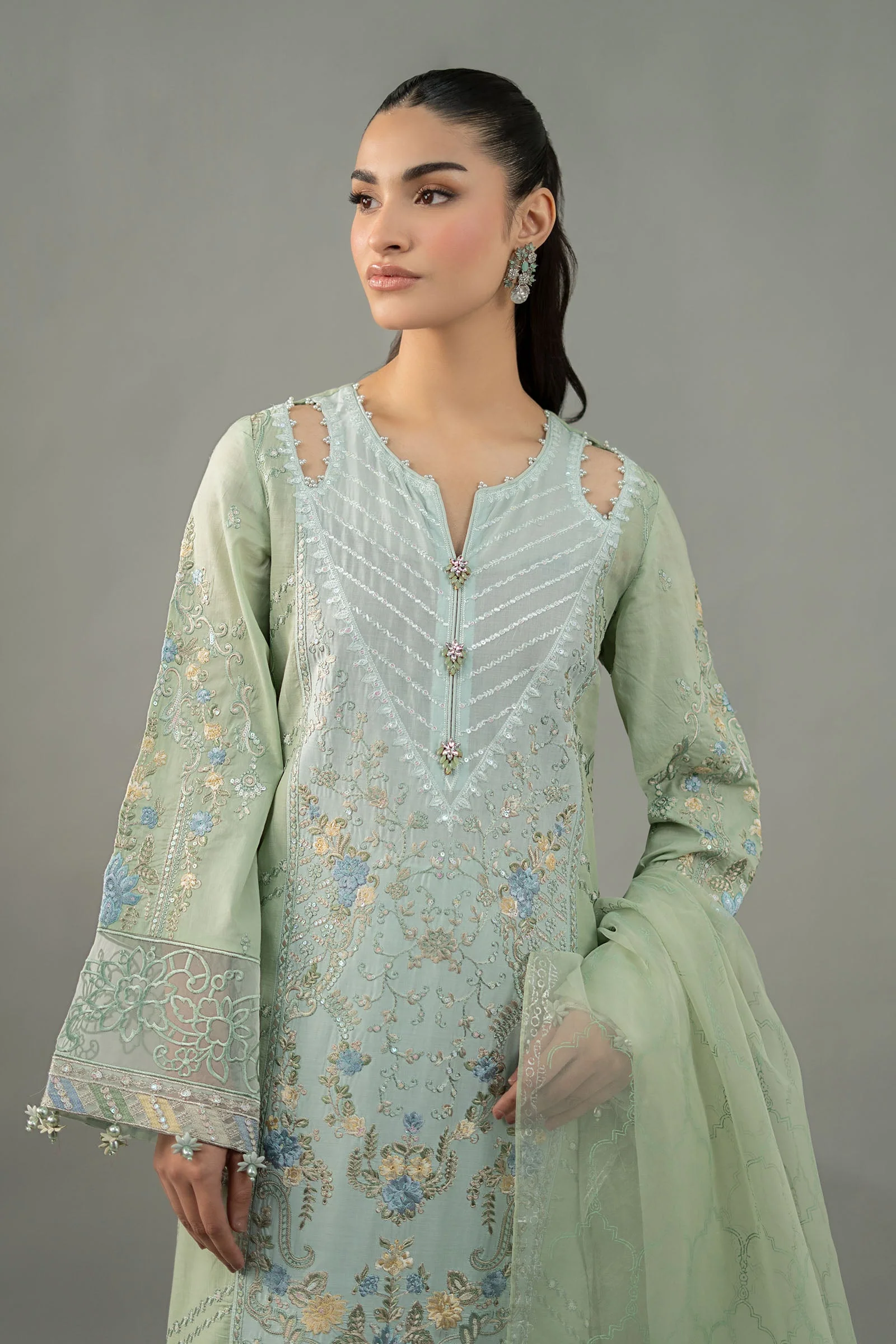 3 Piece Embroidered Lawn Suit - Image 2