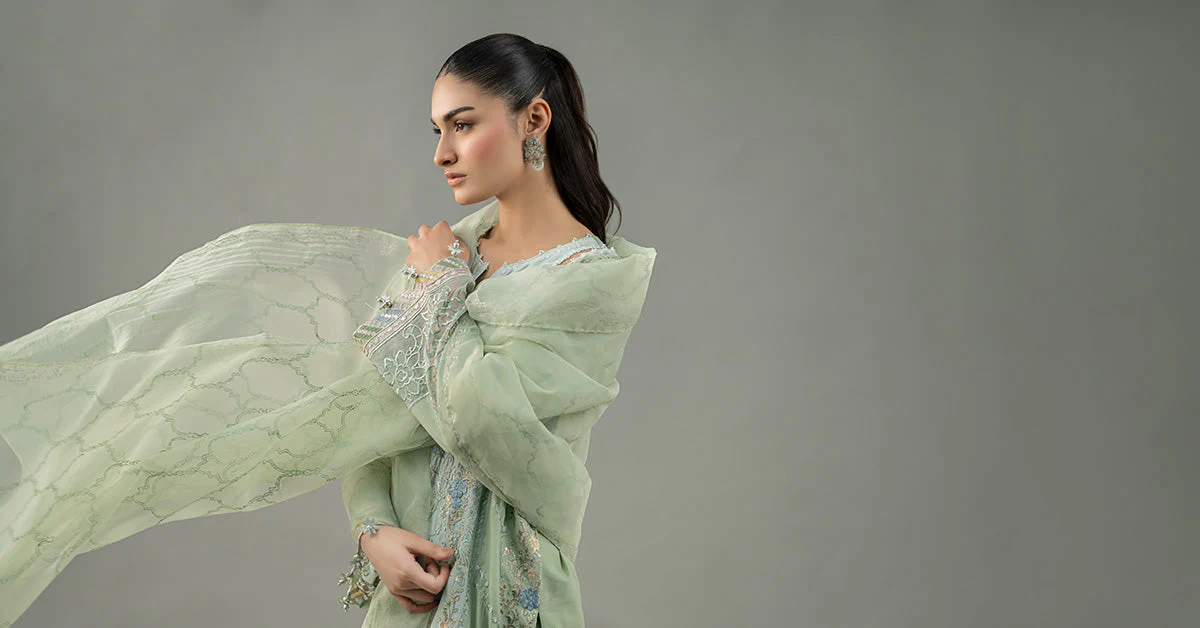 3 Piece Embroidered Lawn Suit - Image 7