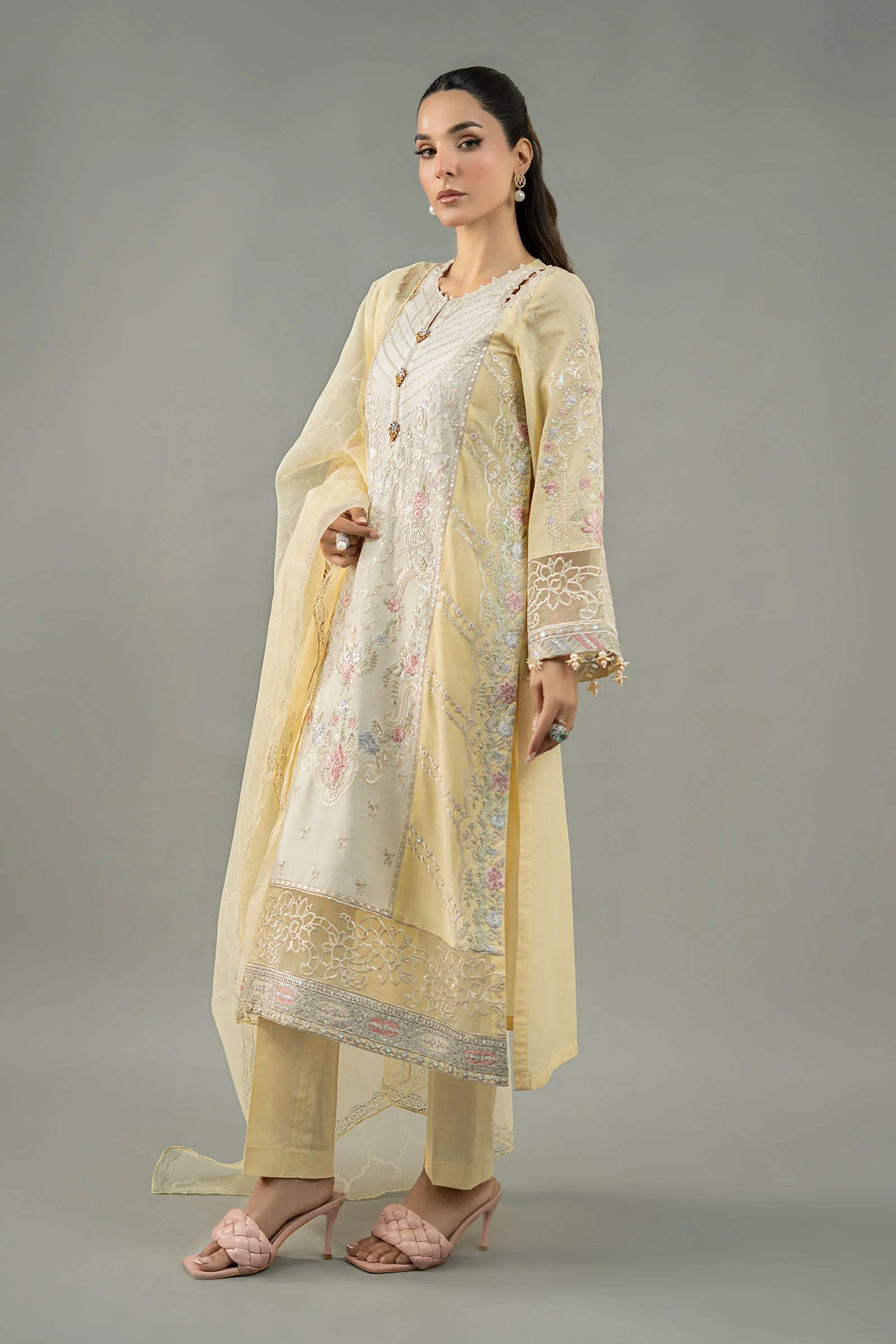 3 Piece Embroidered Lawn Suit - Image 4