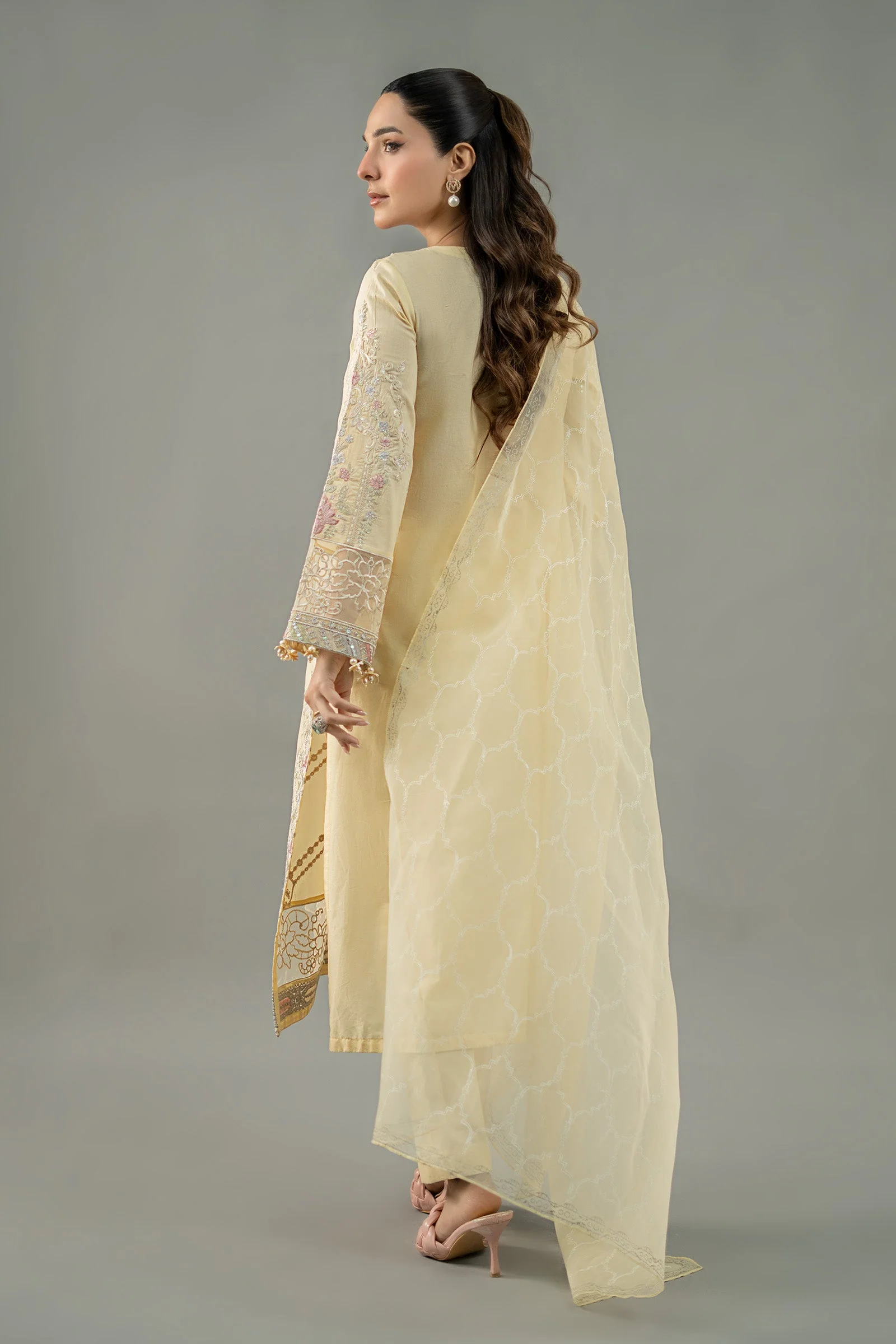 3 Piece Embroidered Lawn Suit - Image 7