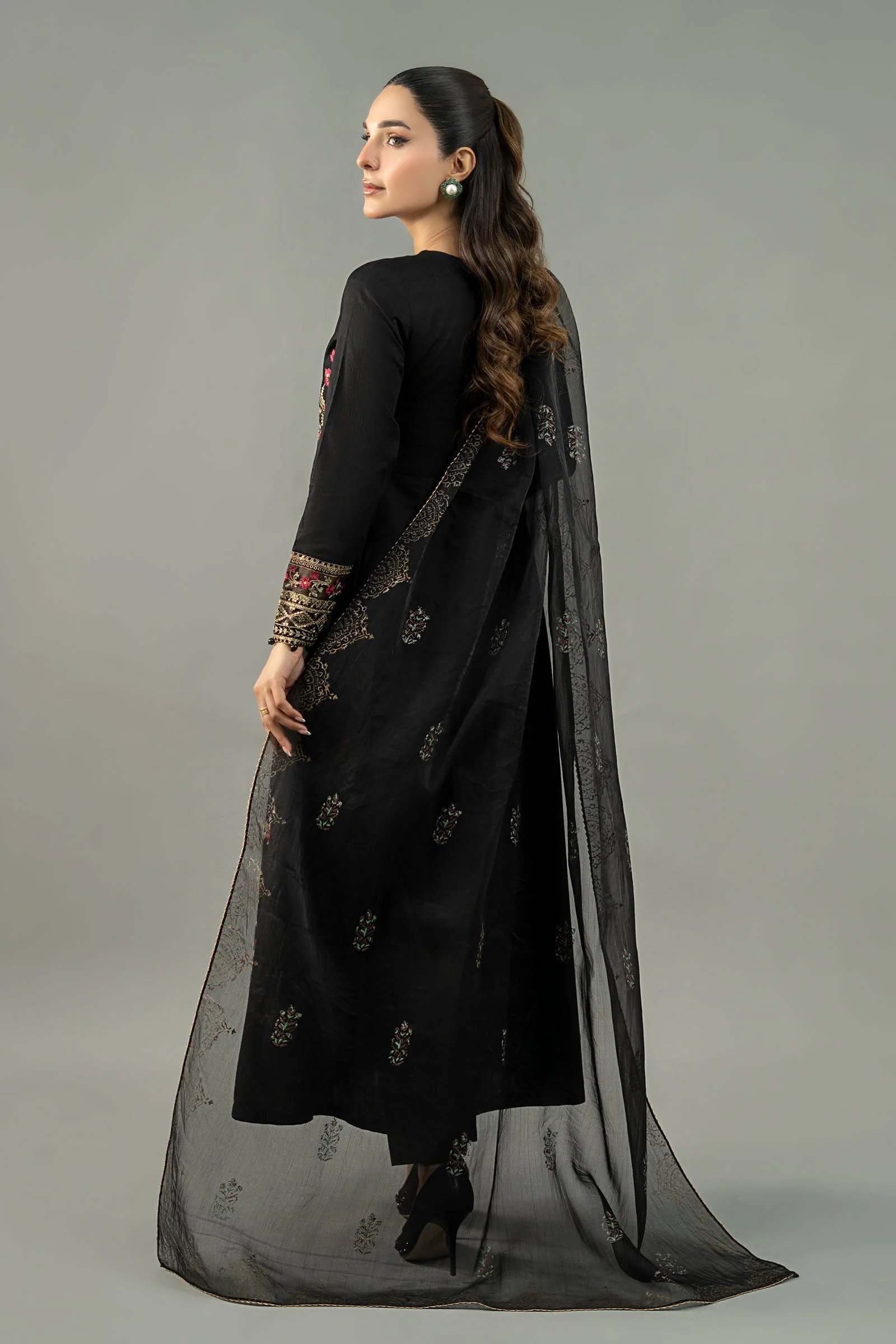 3 Piece Embroidered Dobby Lawn Suit - Image 7