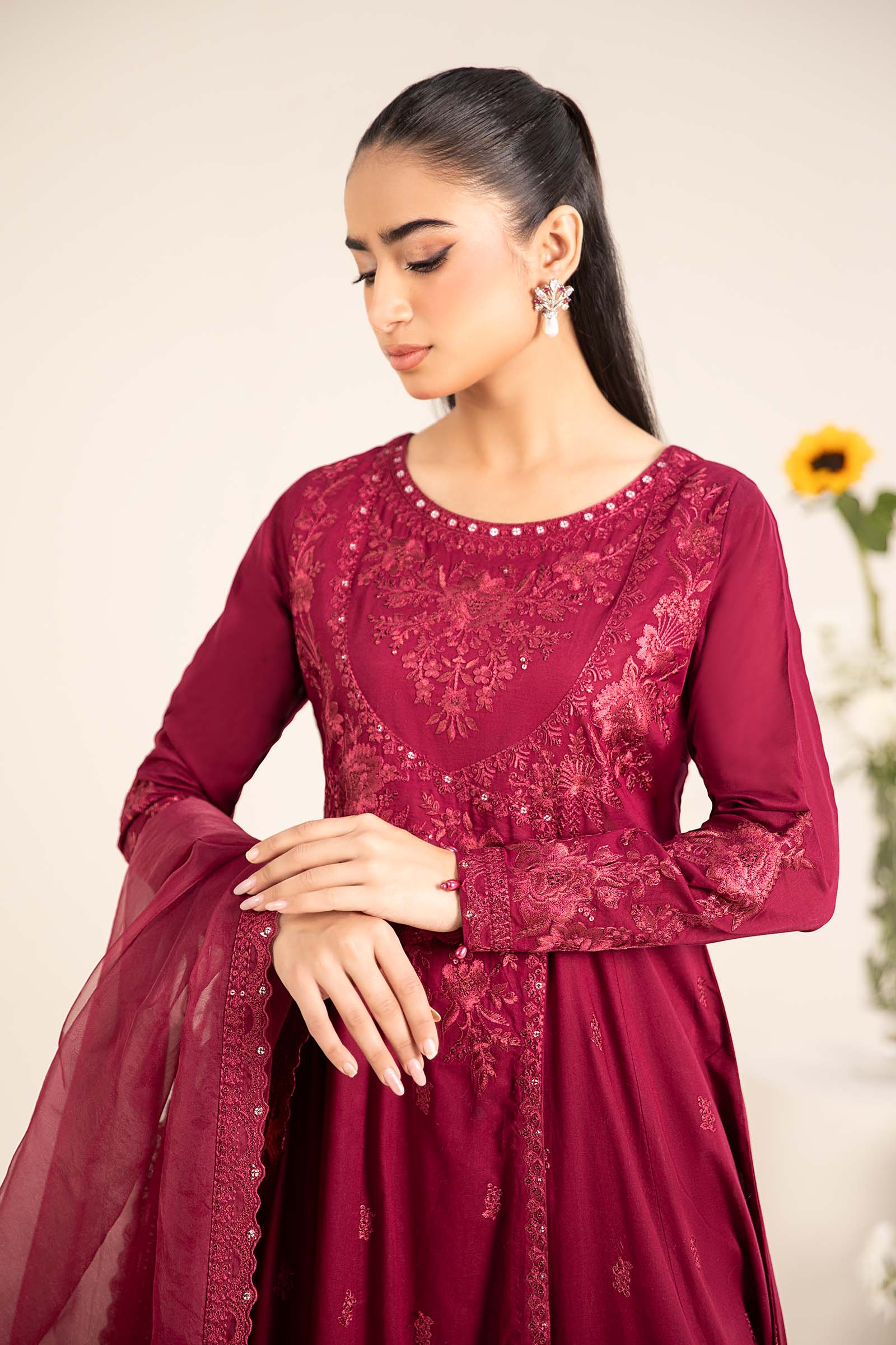 3 Piece Embroidered Lawn Suit - Image 2