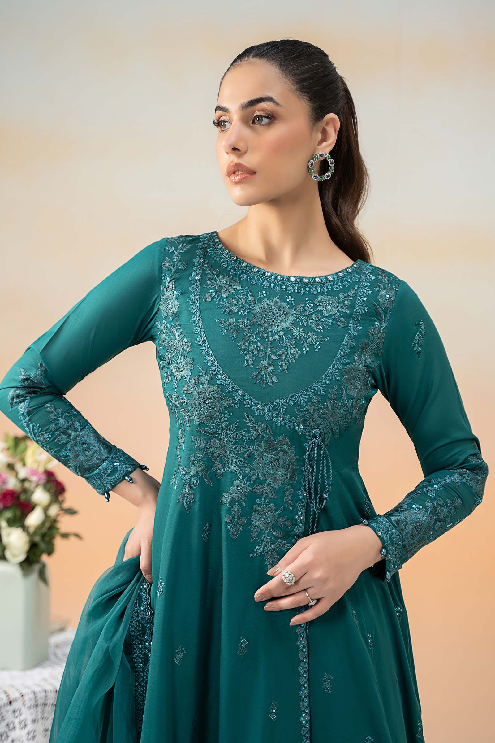 3 Piece Embroidered Lawn Suit - Image 2