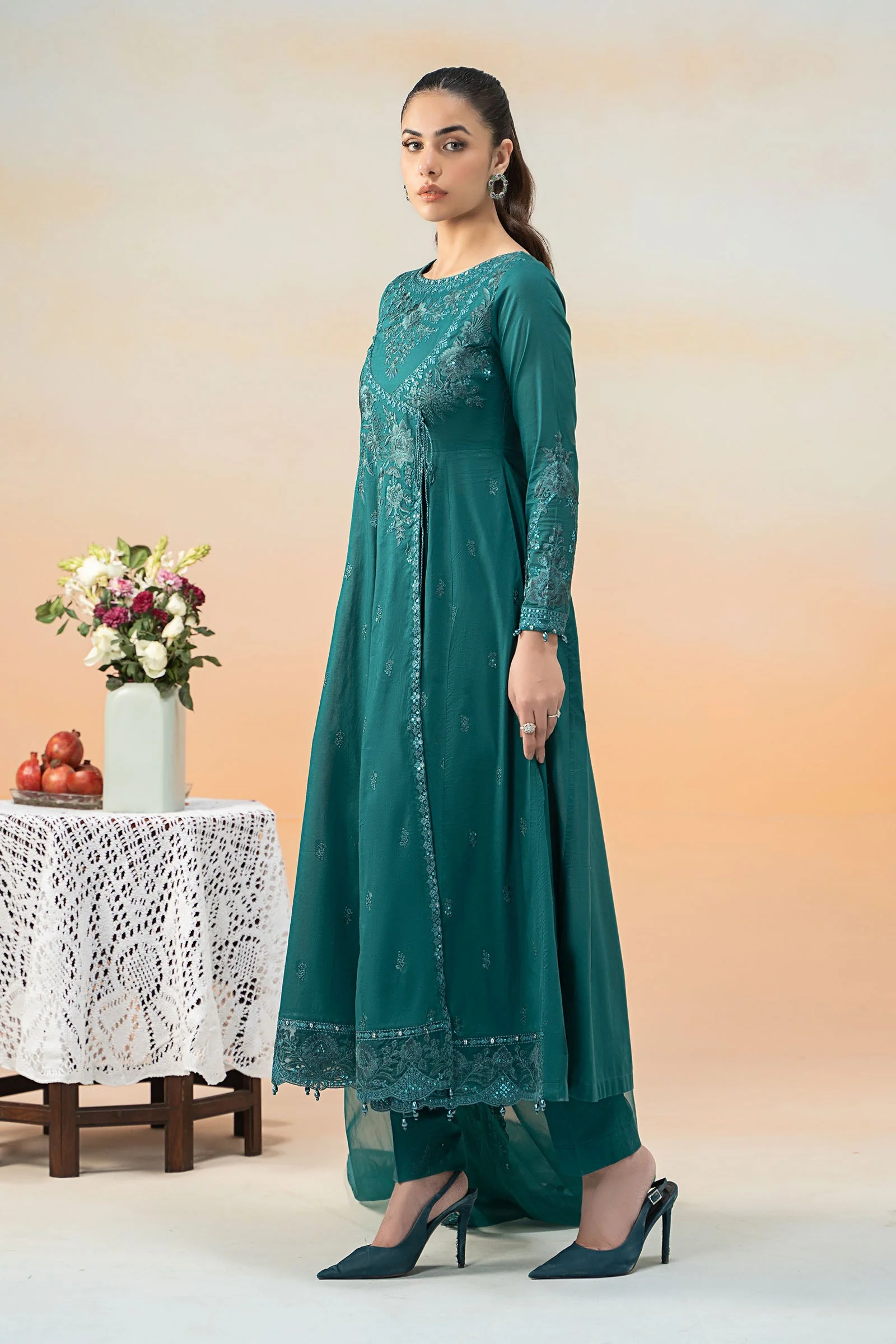 3 Piece Embroidered Lawn Suit - Image 7