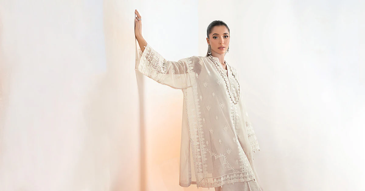 3 Piece Embroidered Cotton Net Suit - Image 8