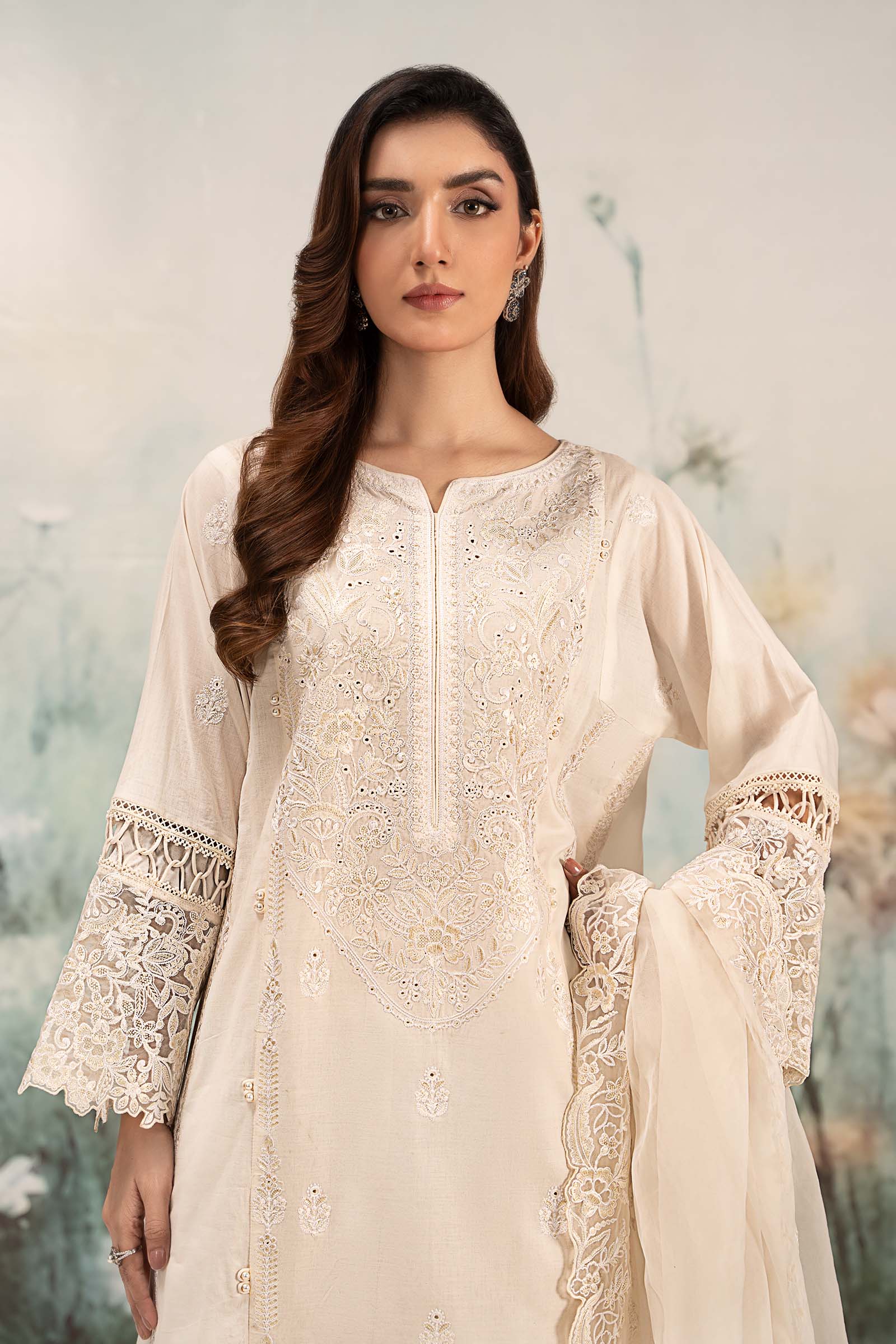 3 Piece Embroidered Lawn Suit - Image 2