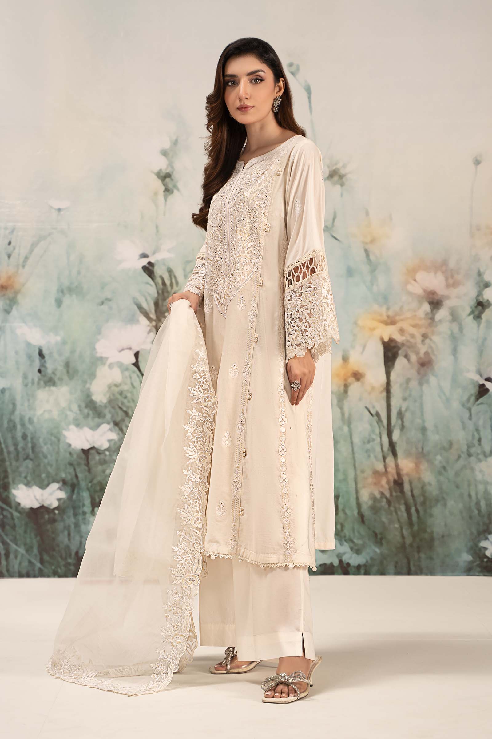 3 Piece Embroidered Lawn Suit - Image 6
