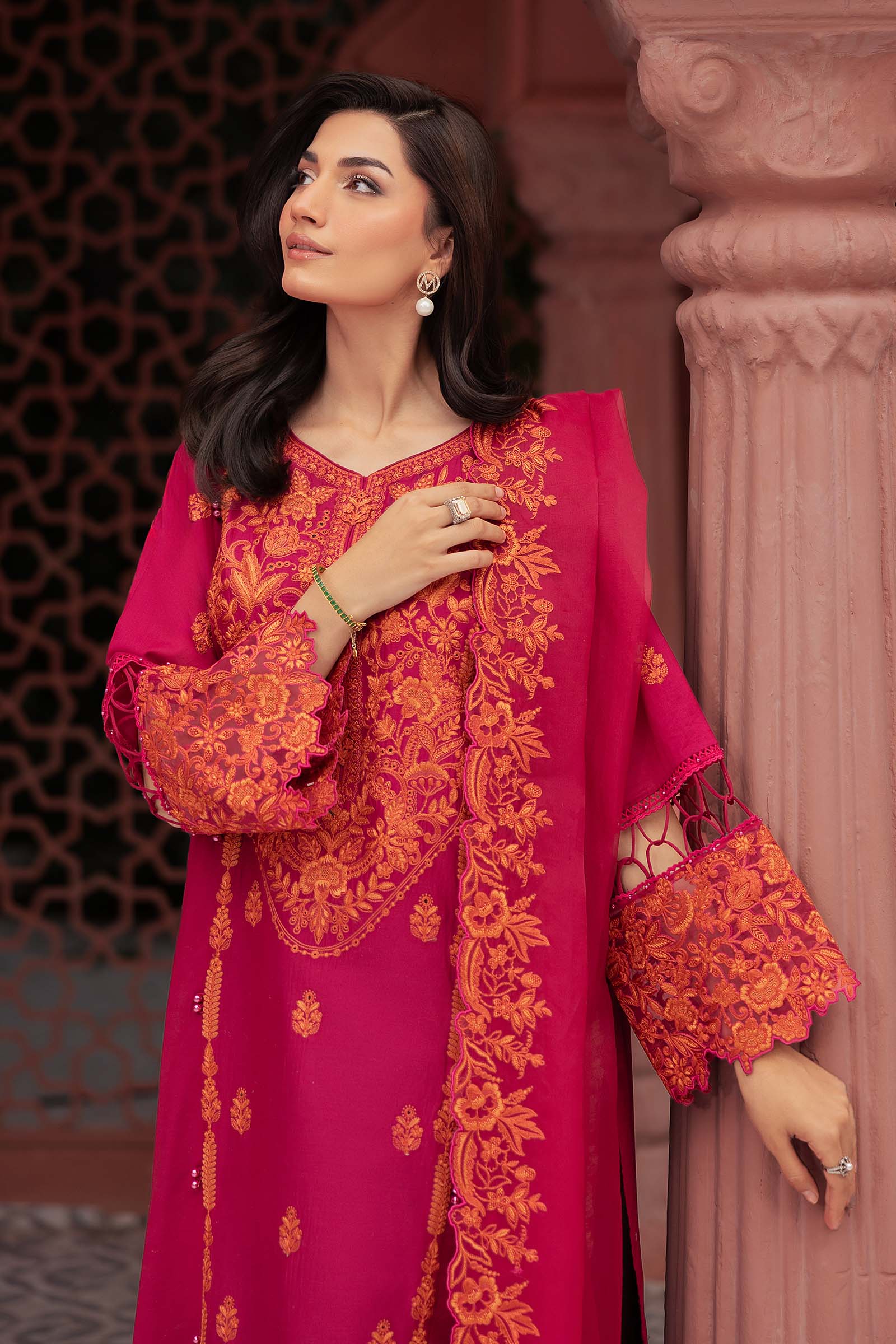 3 Piece Embroidered Lawn Suit - Image 2