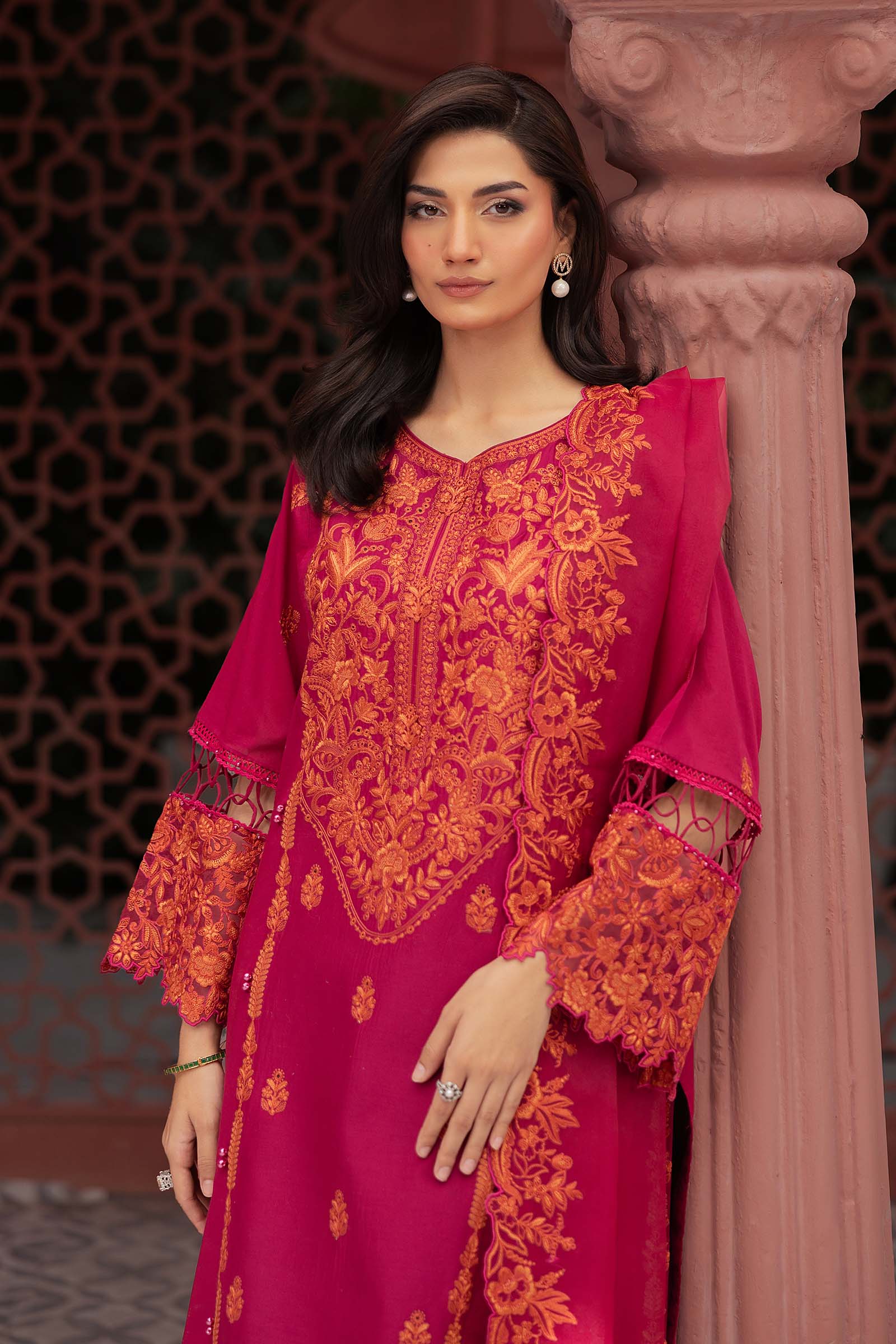 3 Piece Embroidered Lawn Suit - Image 3