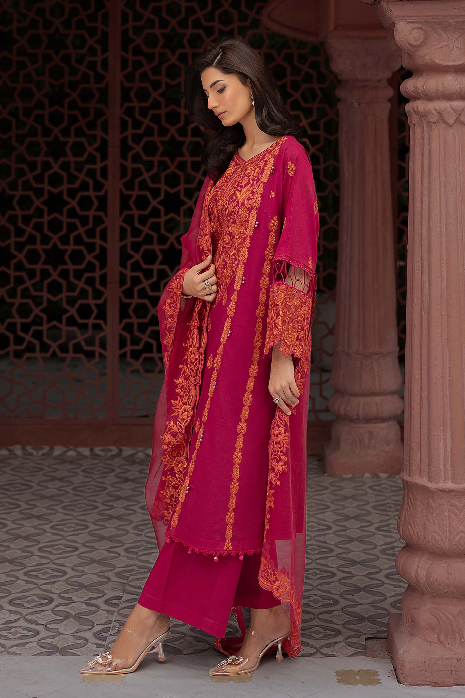 3 Piece Embroidered Lawn Suit - Image 4