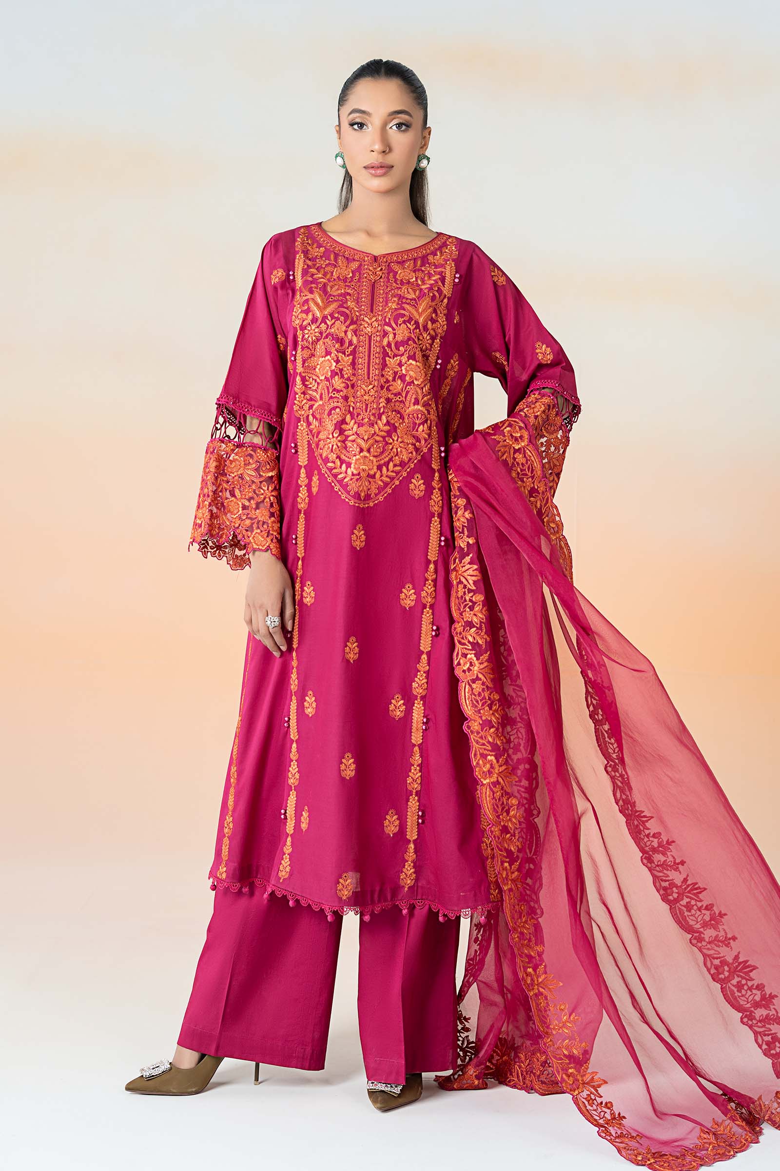 3 Piece Embroidered Lawn Suit - Image 5