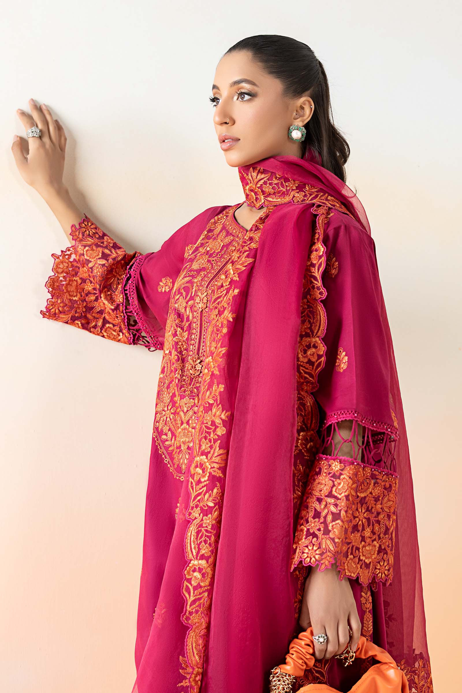 3 Piece Embroidered Lawn Suit - Image 7