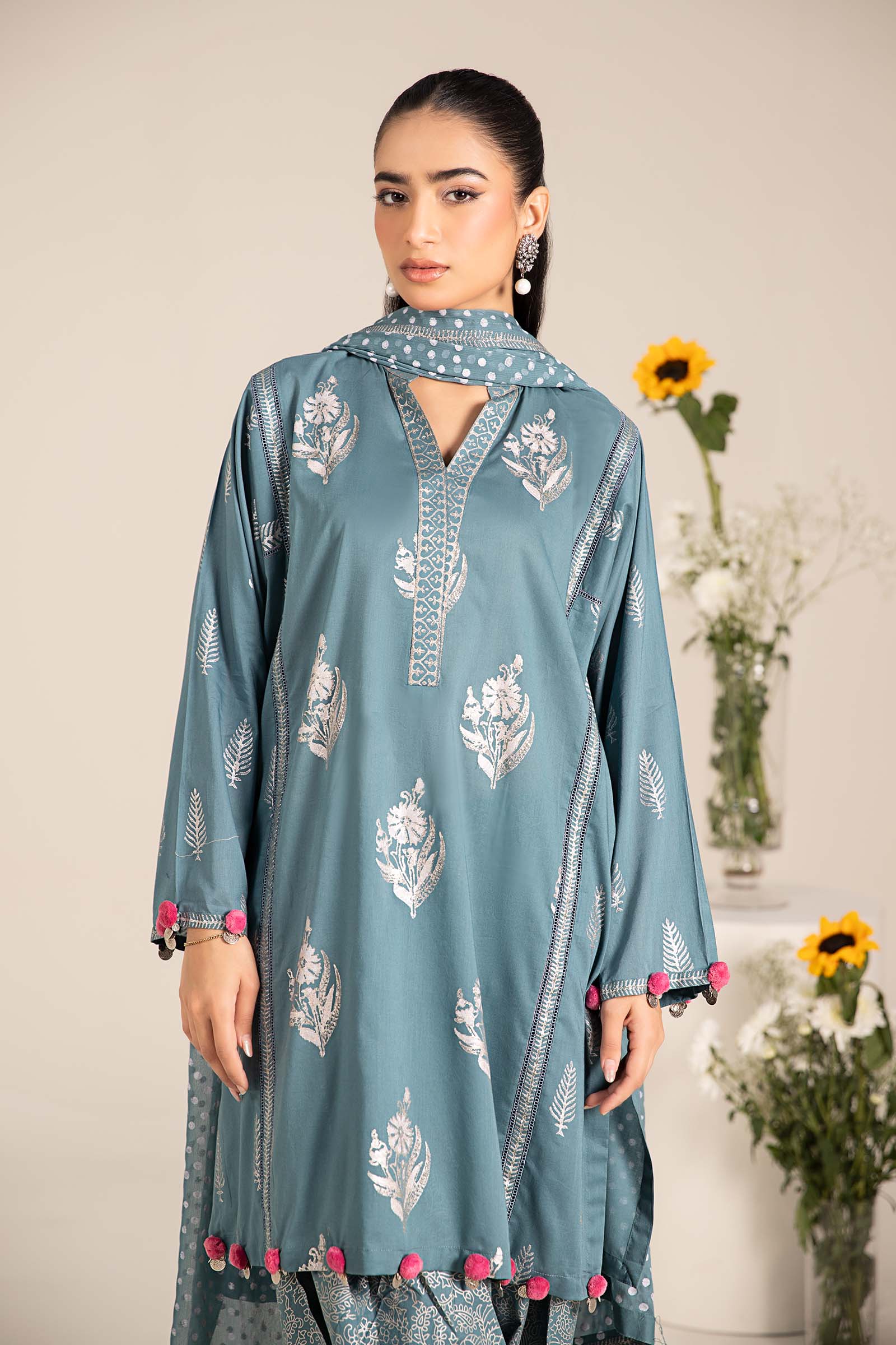 3 Piece Printed Lawn Suit - Image 2