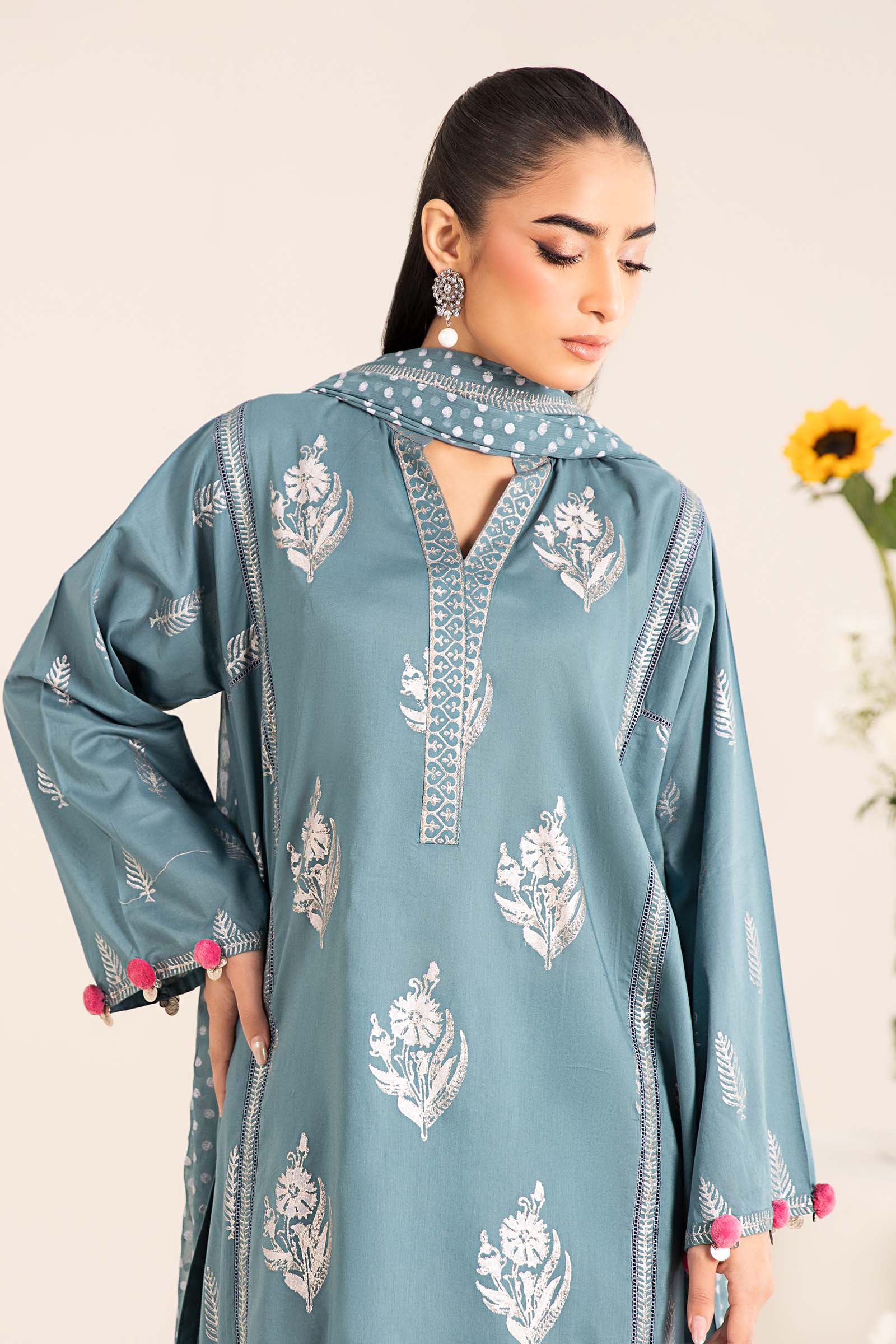 3 Piece Printed Lawn Suit - Image 3