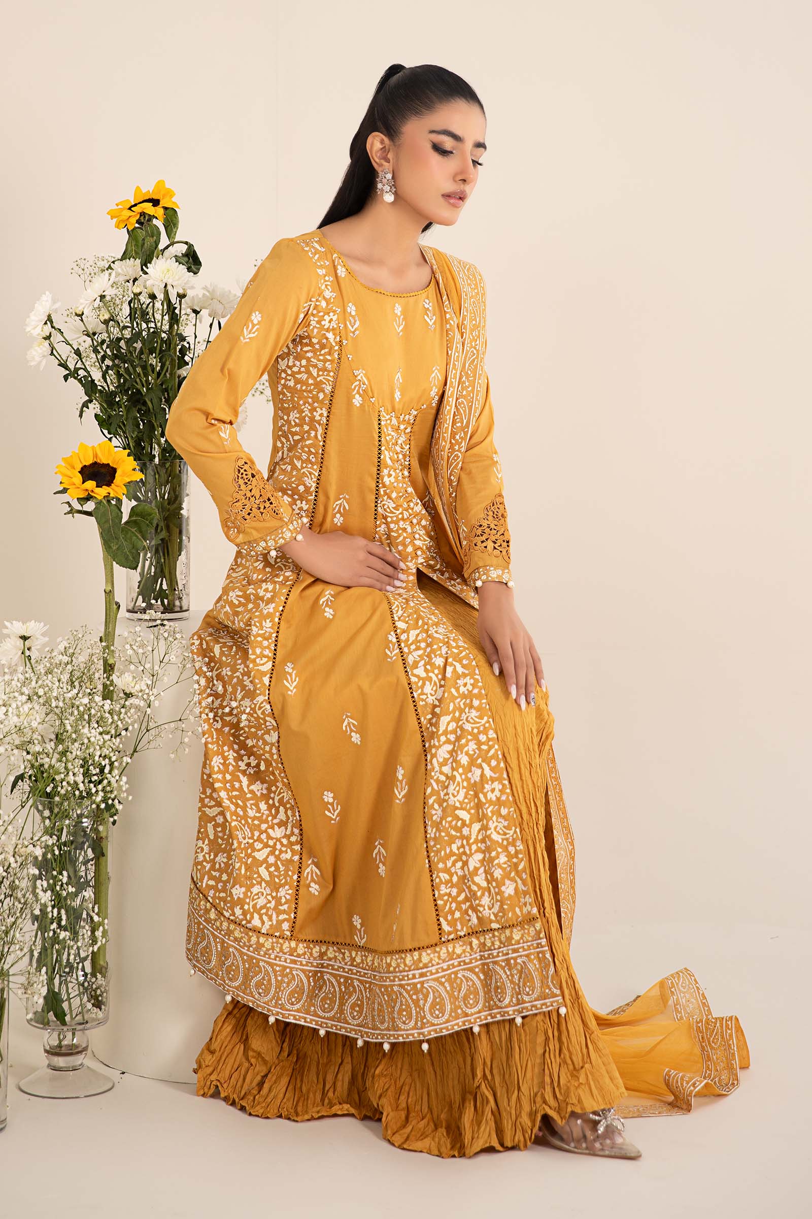 3 Piece Printed Lawn Suit - Image 2