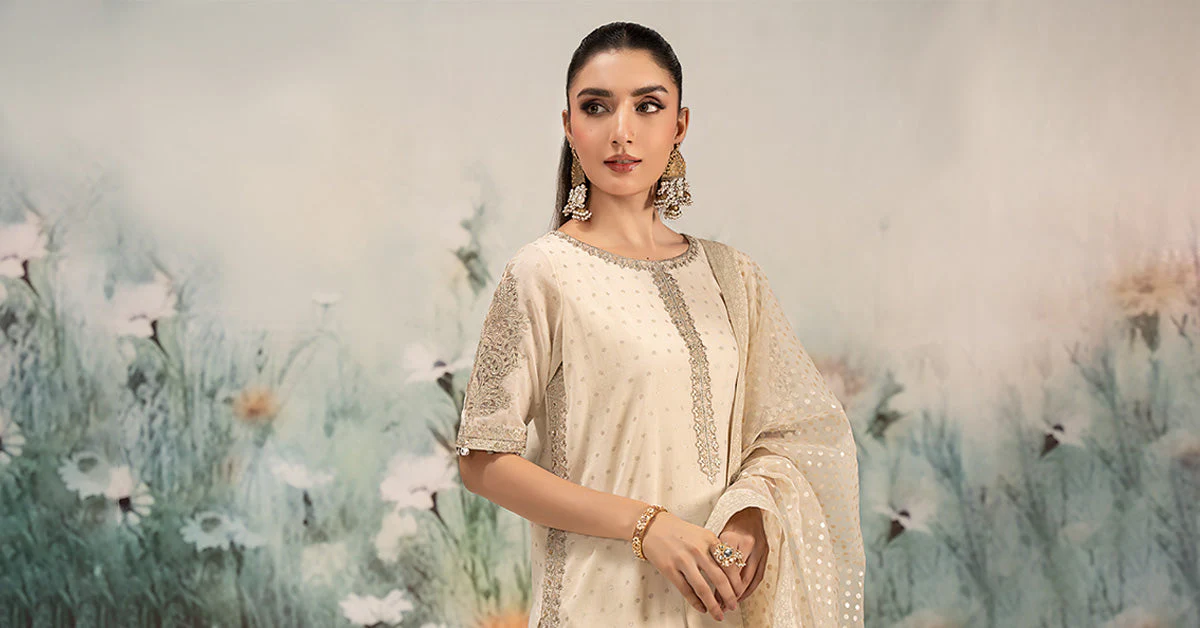3 Piece Embroidered Cotton Lurex Suit - Image 9