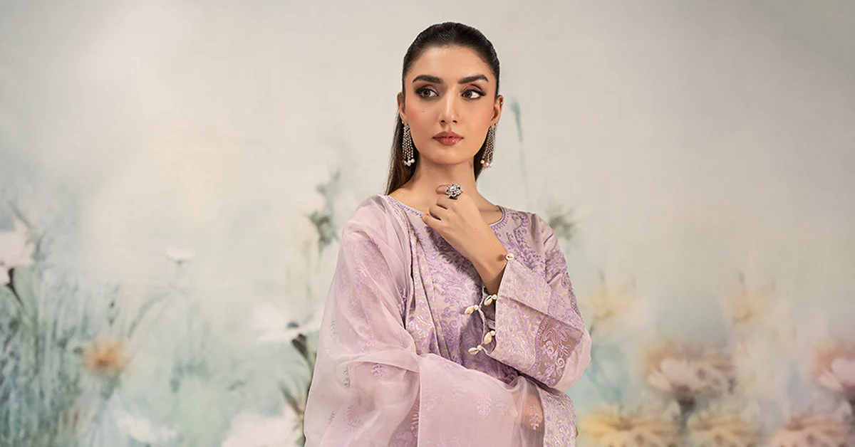3 Piece Embroidered Lawn Suit - Image 15