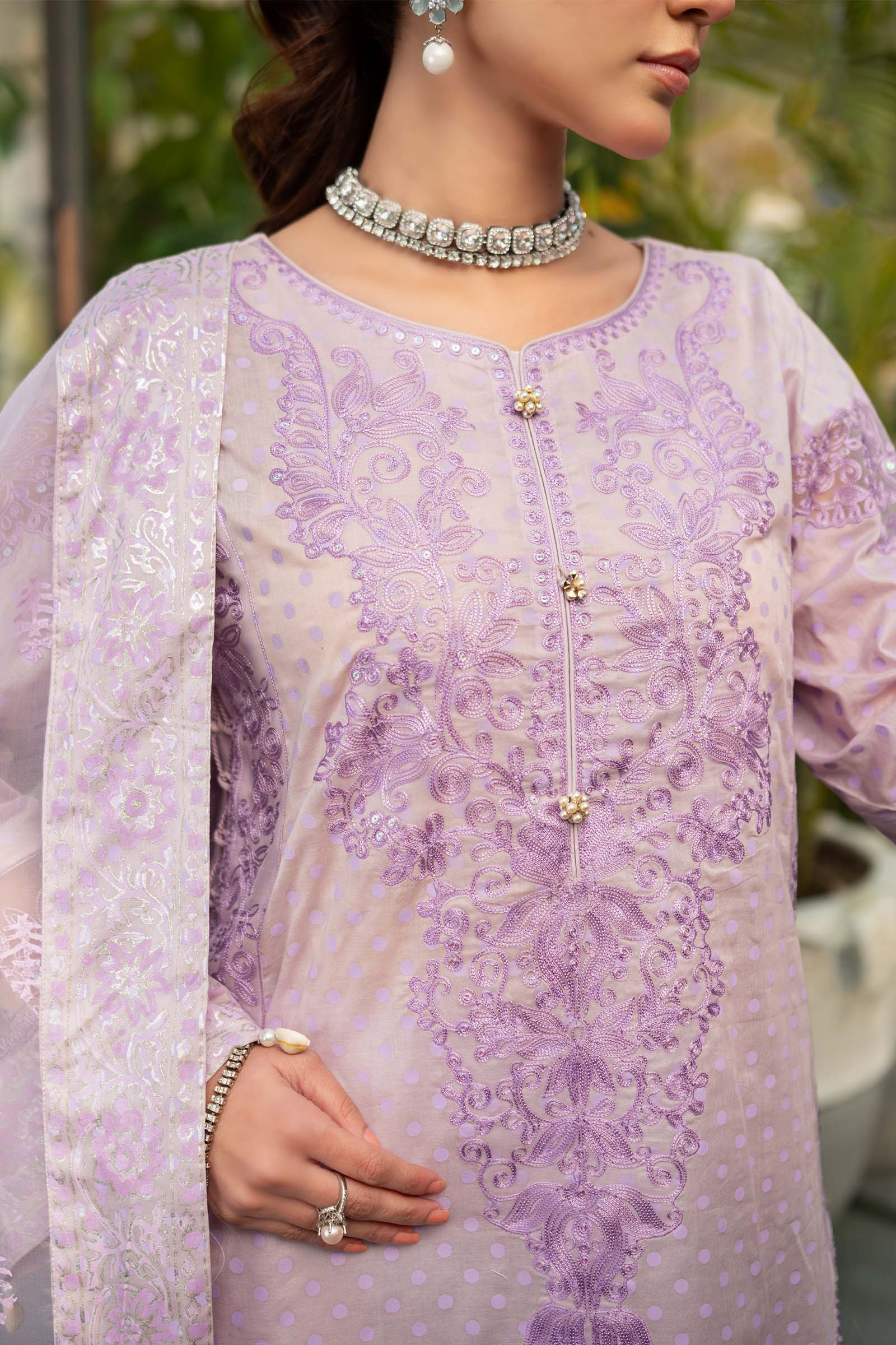 3 Piece Embroidered Lawn Suit - Image 5
