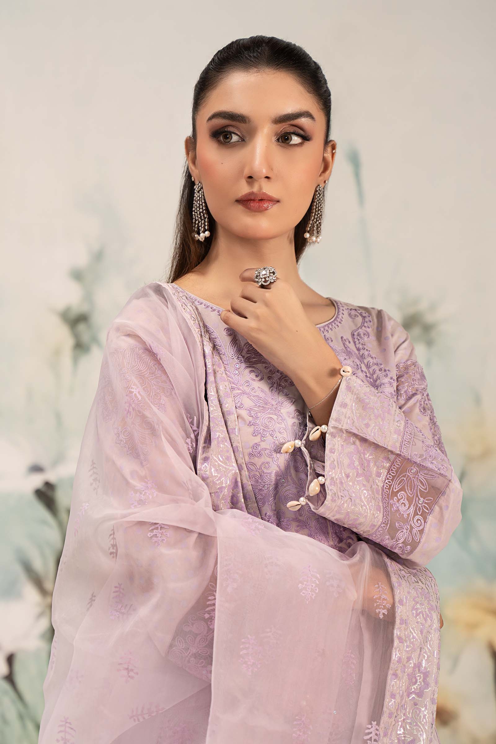3 Piece Embroidered Lawn Suit - Image 9