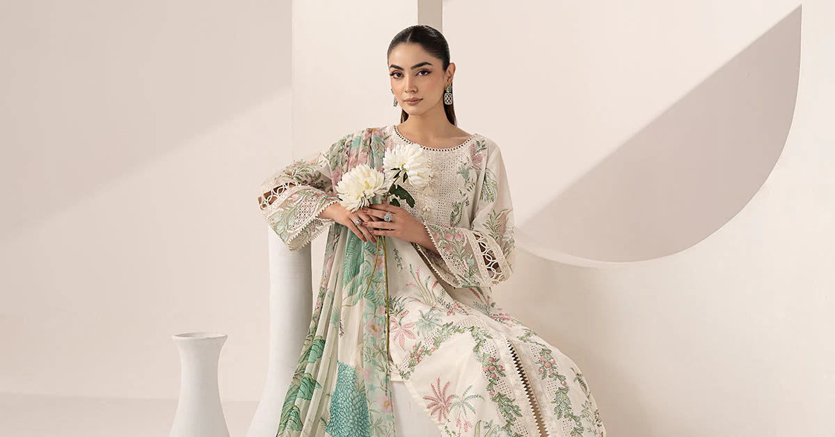 3 Piece Embroidered Lawn Suit - Image 8