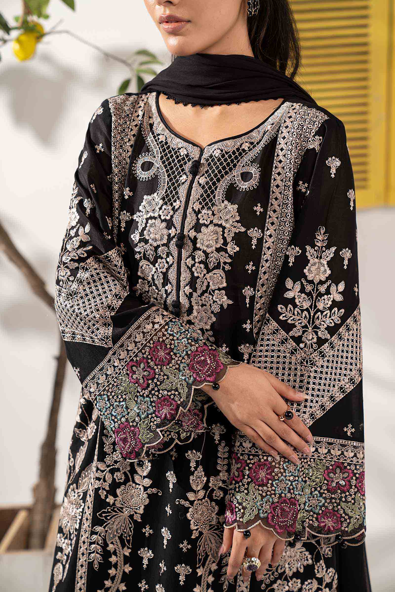 3 Piece Embroidered Lawn Suit - Image 3