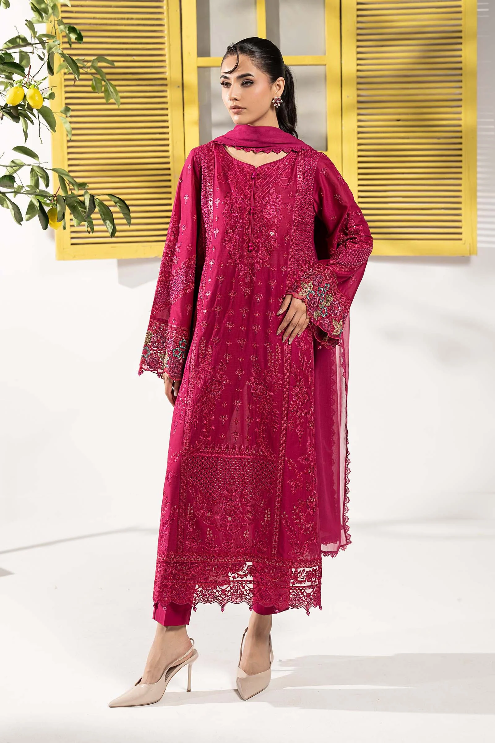 3 Piece Embroidered Lawn Suit - Image 2