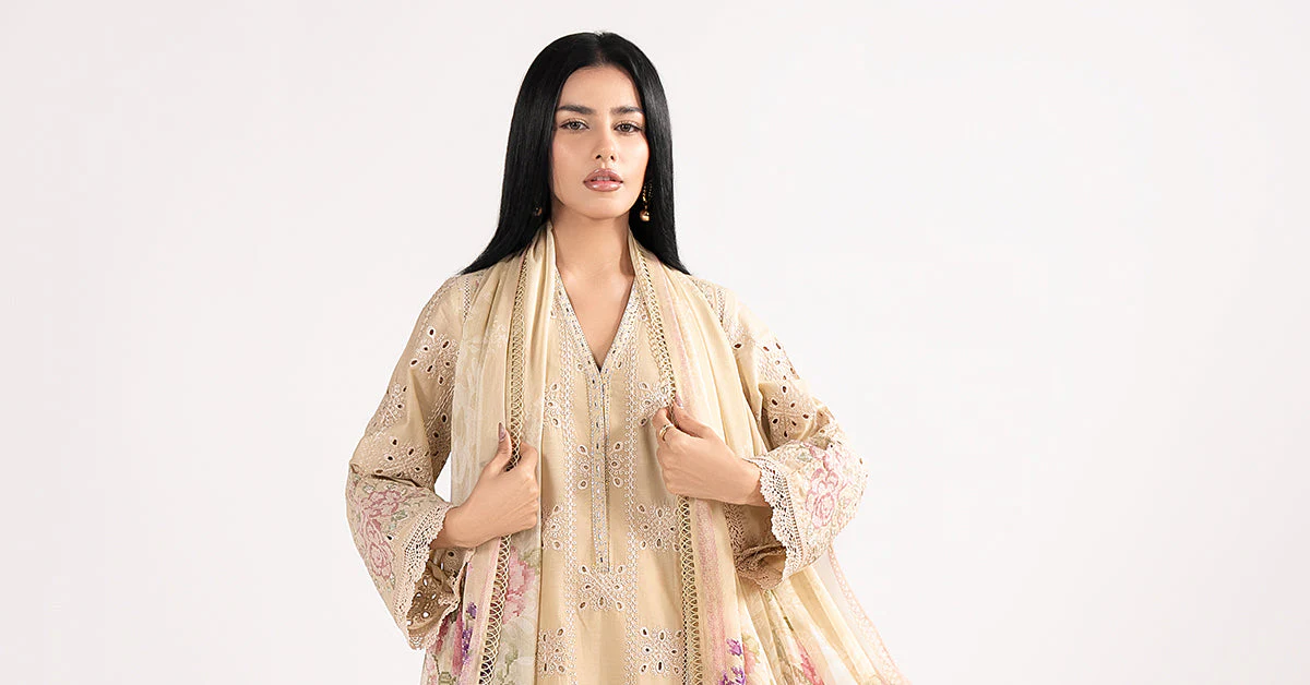 3 Piece Embroidered Lawn Suit - Image 10