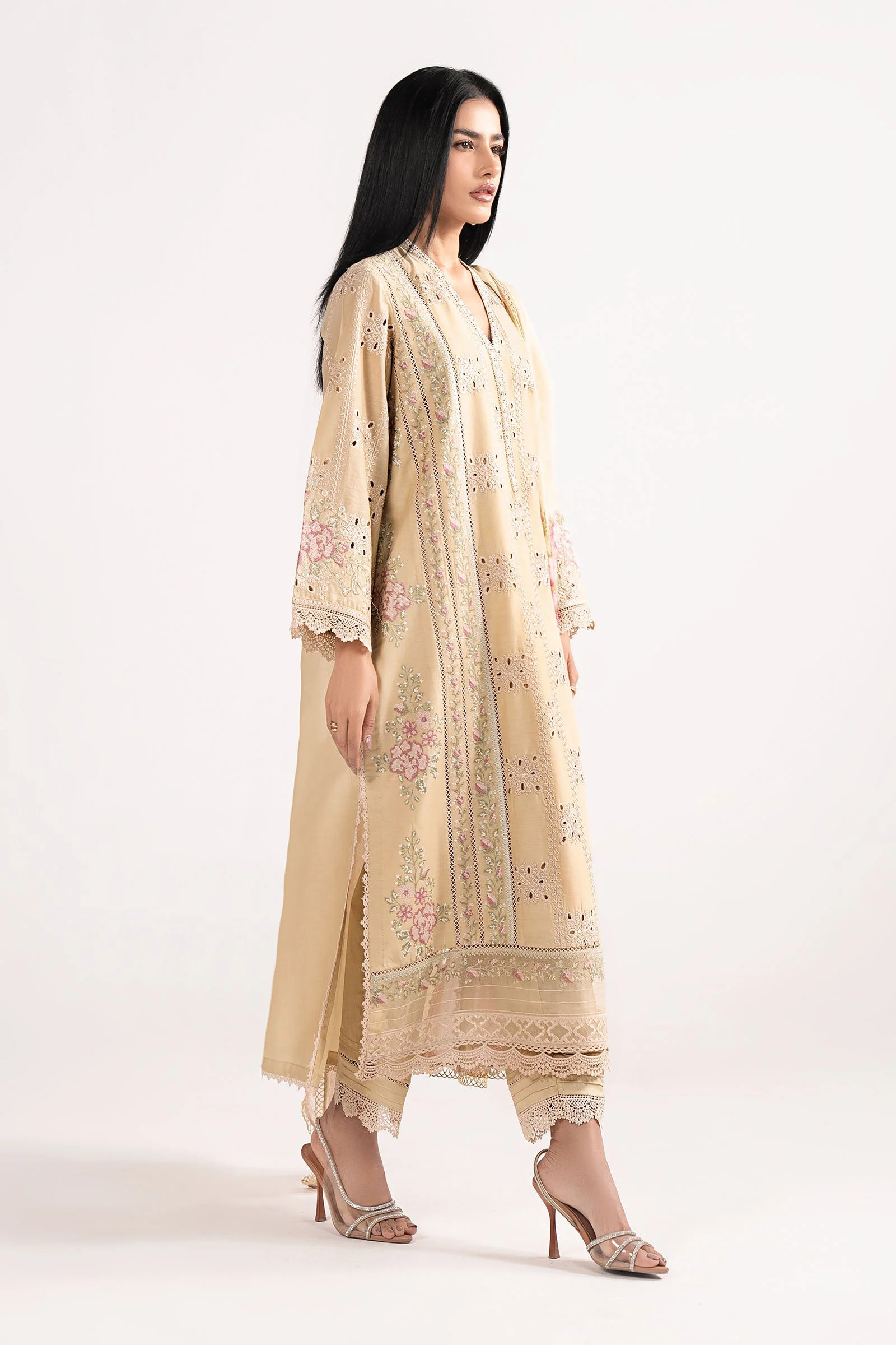 3 Piece Embroidered Lawn Suit - Image 4
