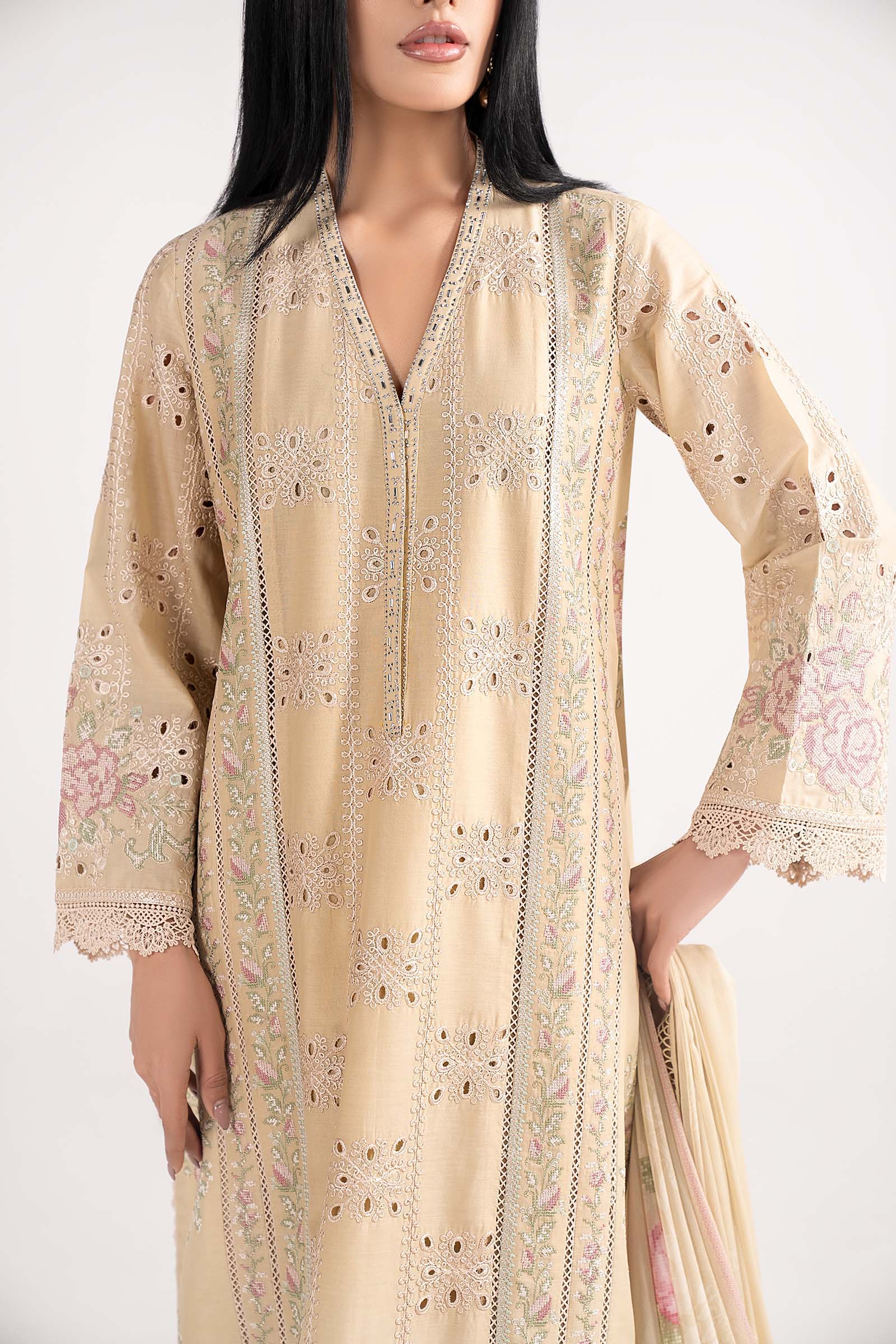 3 Piece Embroidered Lawn Suit - Image 6