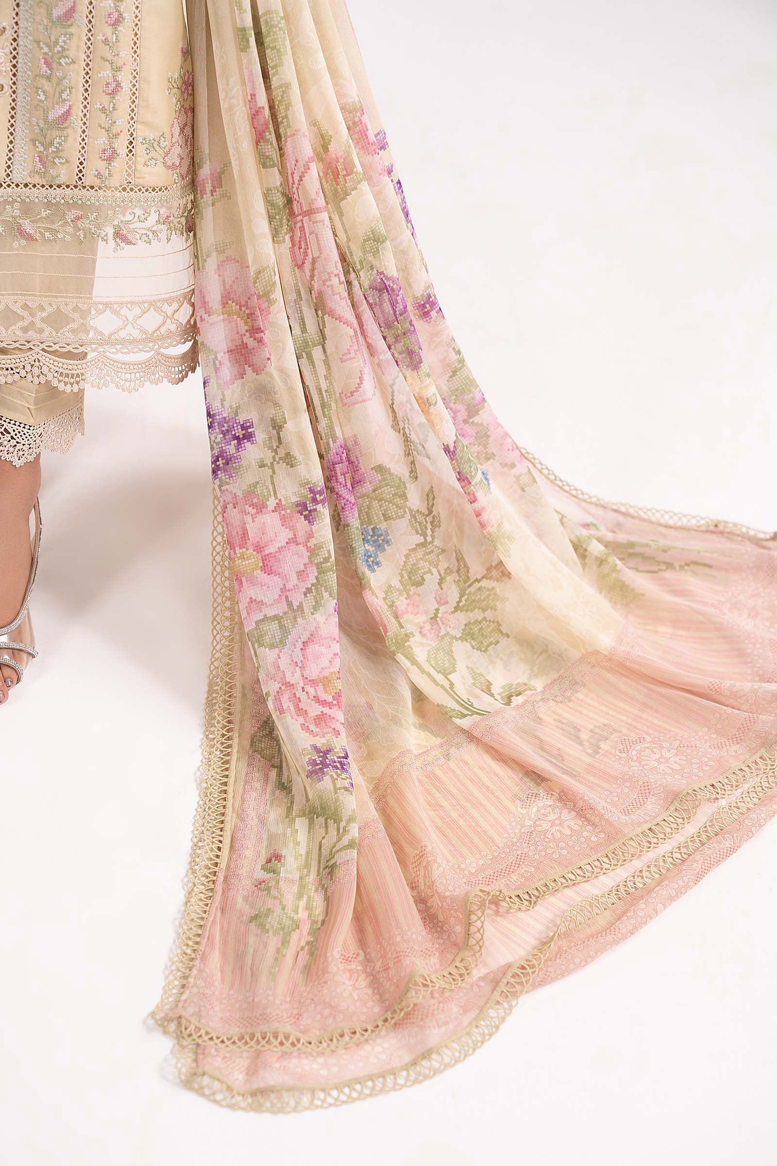 3 Piece Embroidered Lawn Suit - Image 8