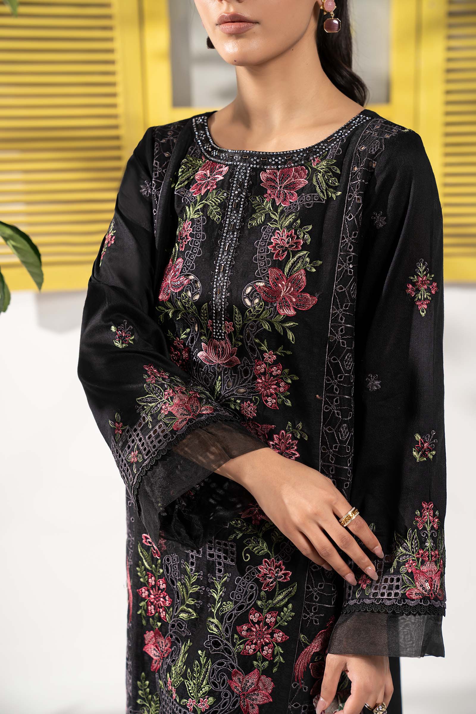 3 Piece Embroidered Dobby Lawn Suit - Image 3