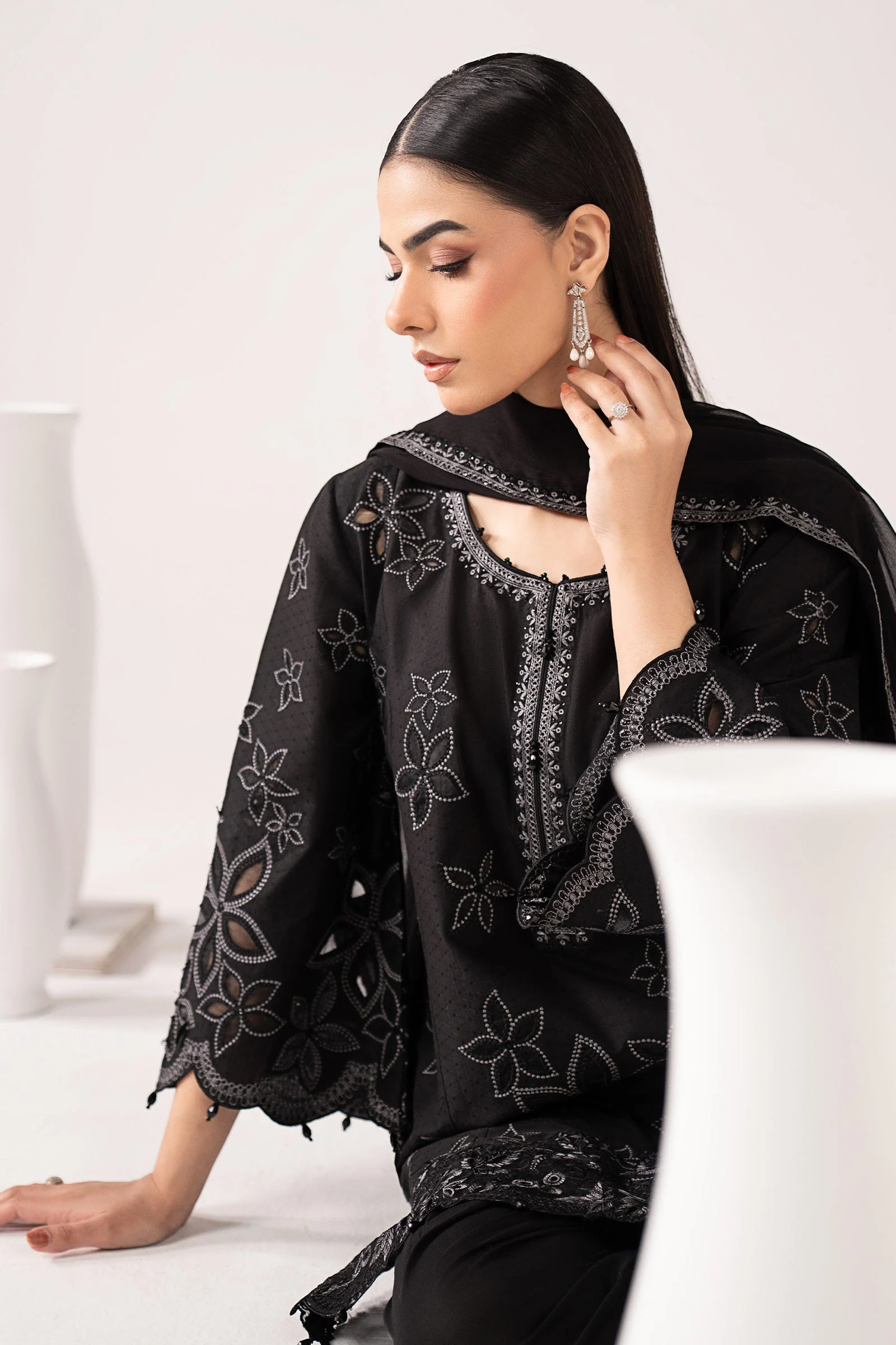 3 Piece Embroidered Dobby Lawn Suit - Image 2