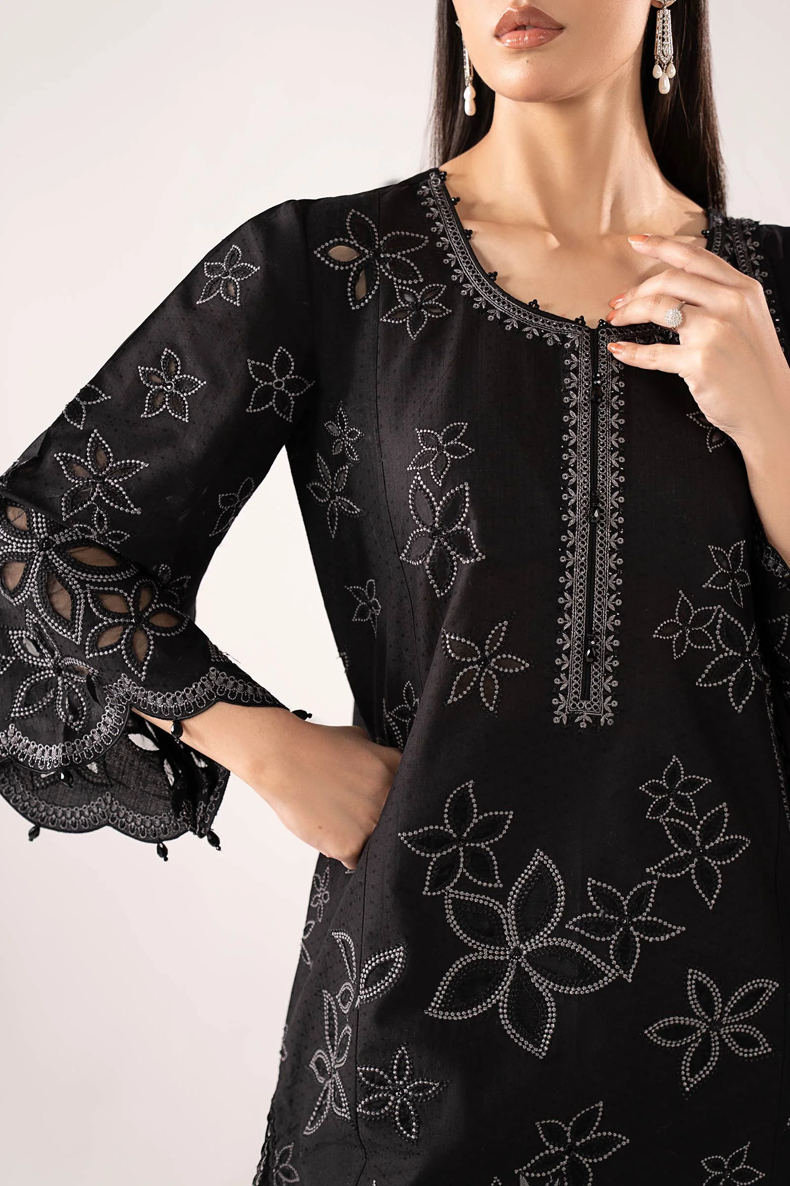 3 Piece Embroidered Dobby Lawn Suit - Image 4