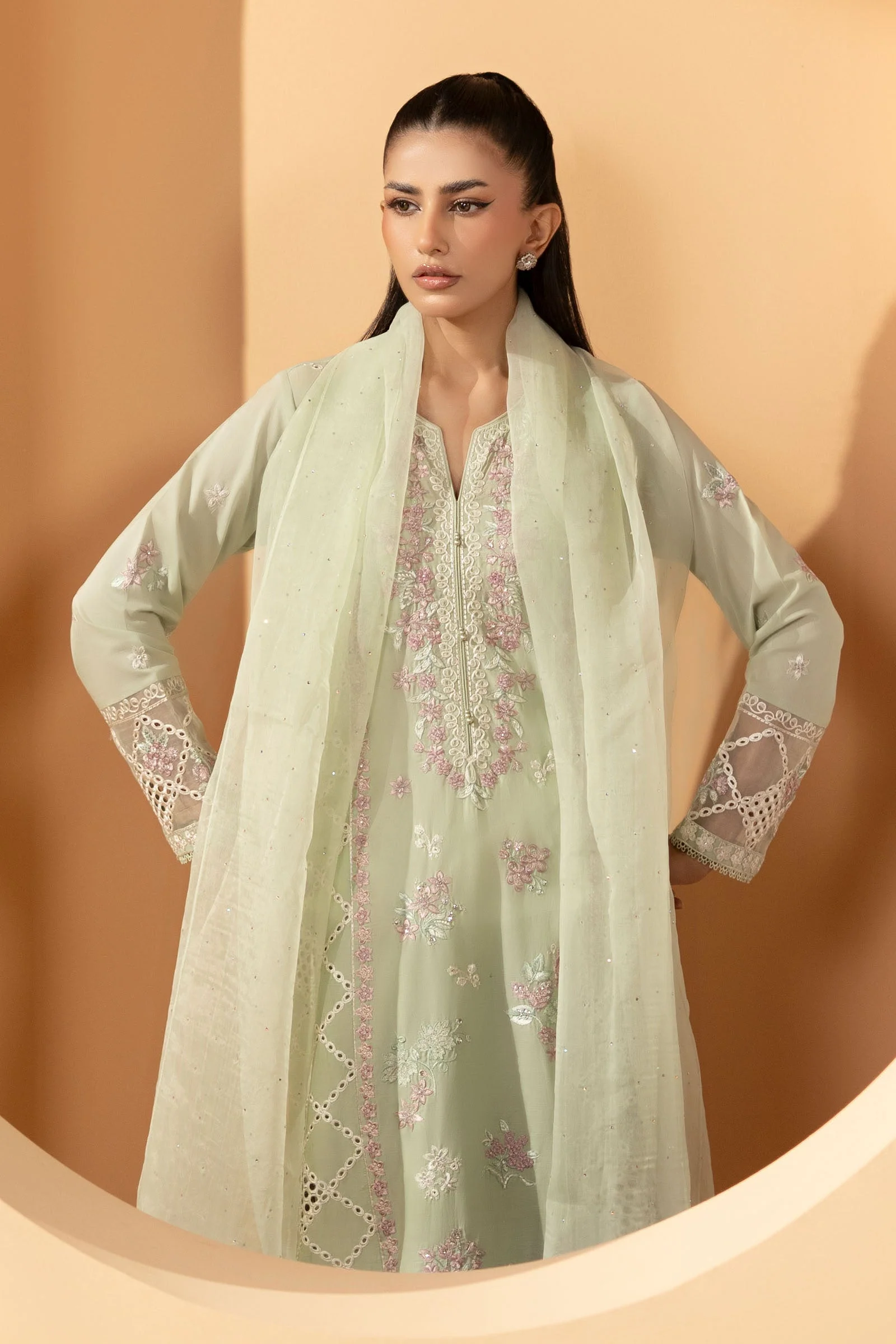 3 Piece Embroidered Lawn Suit - Image 2