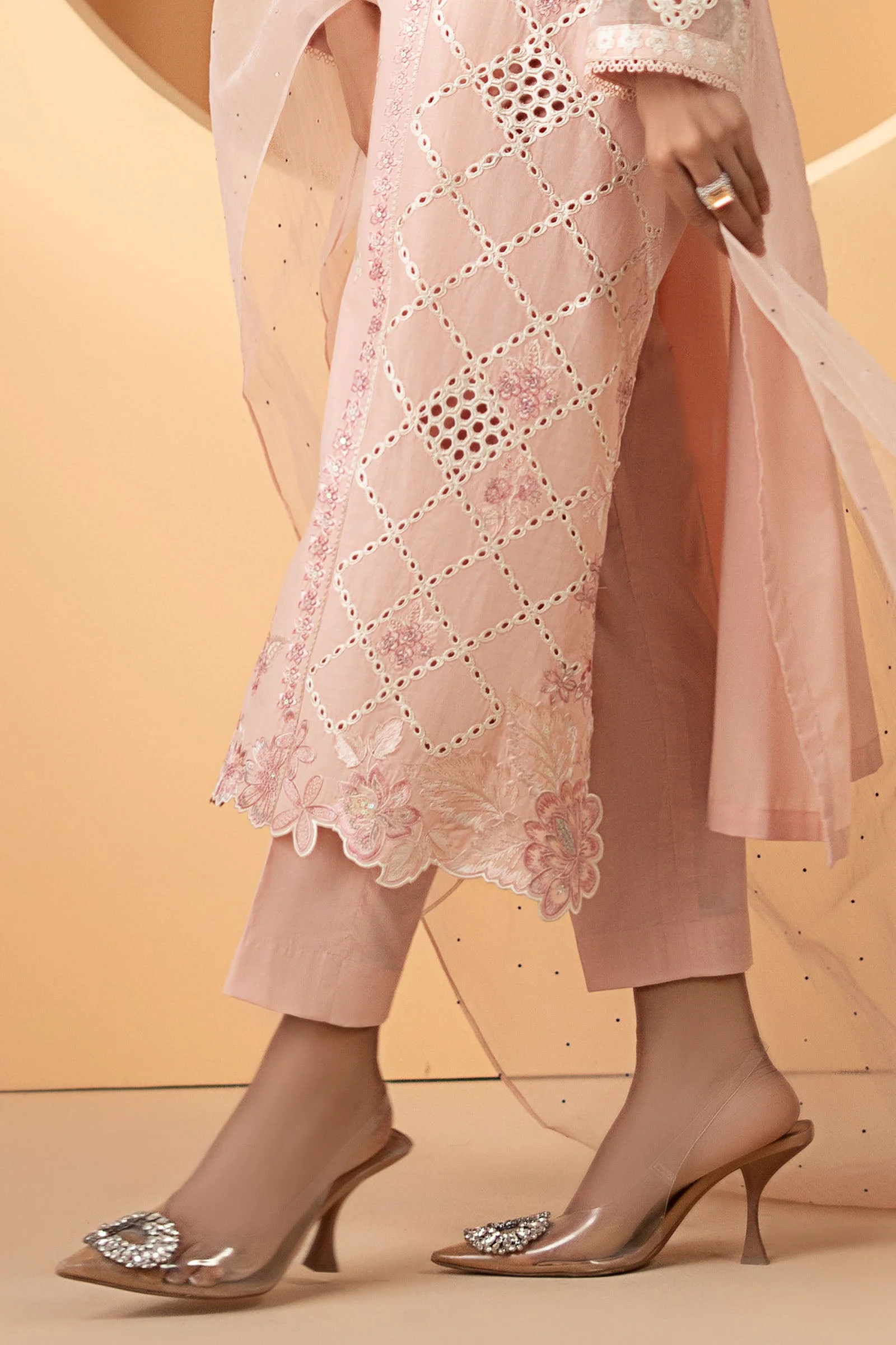 3 Piece Embroidered Lawn Suit - Image 5