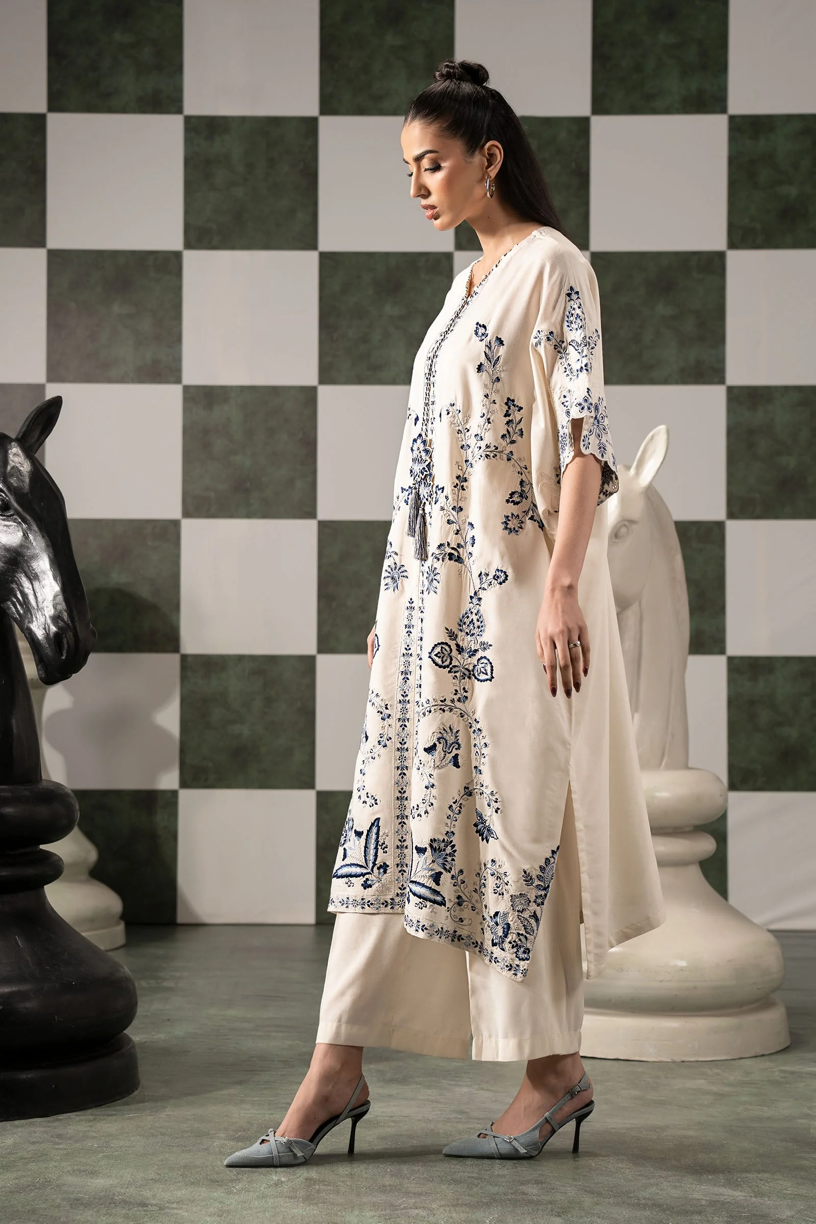 2 Piece Embroidered Raw Silk Suit - Image 5