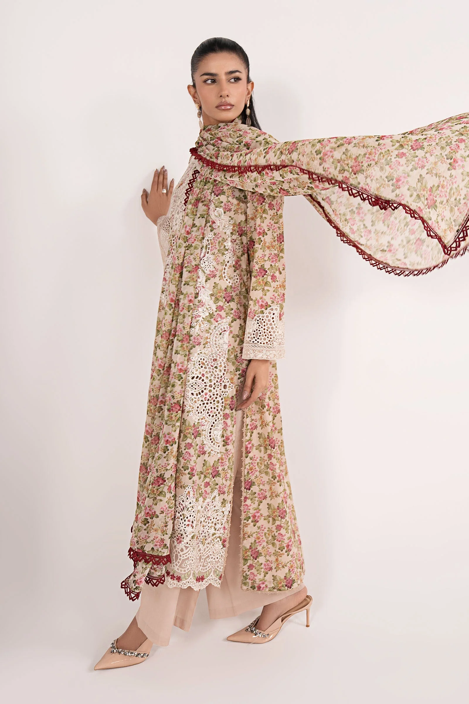 3 Piece Embroidered Lawn Suit - Image 9