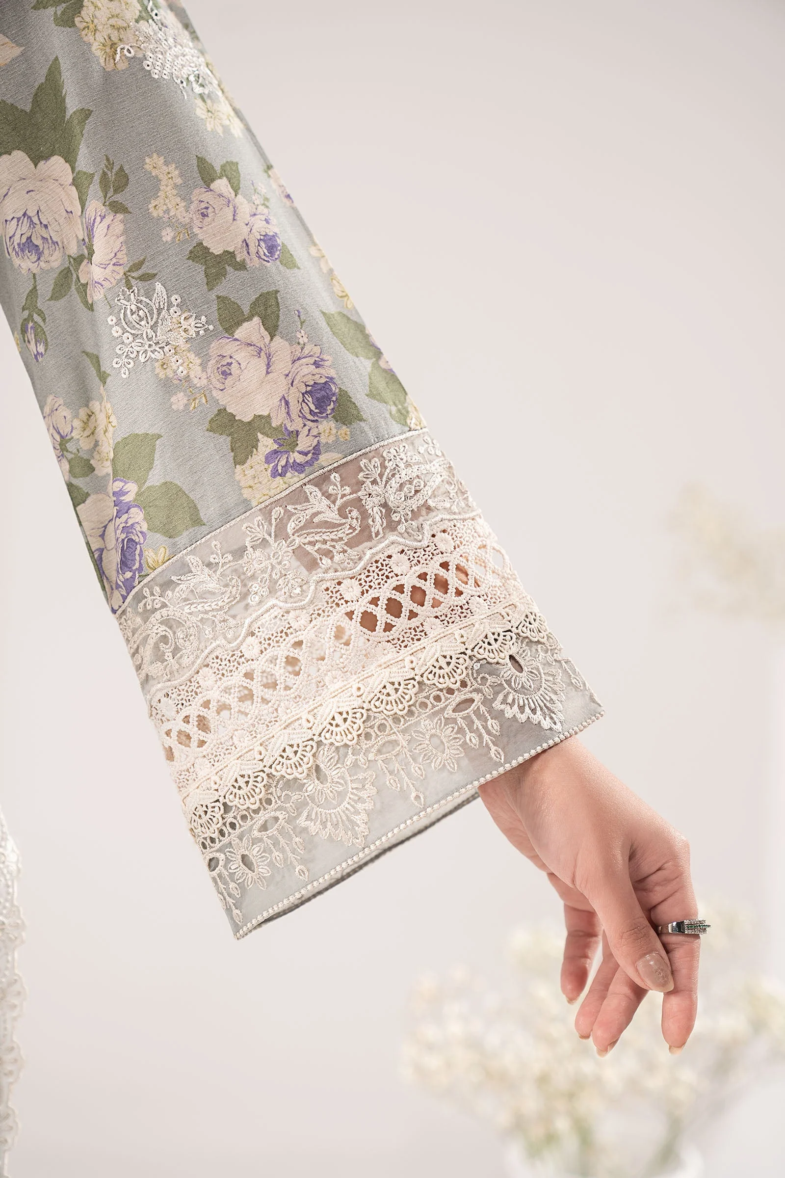 3 Piece Embroidered Dobby Lawn Suit - Image 4