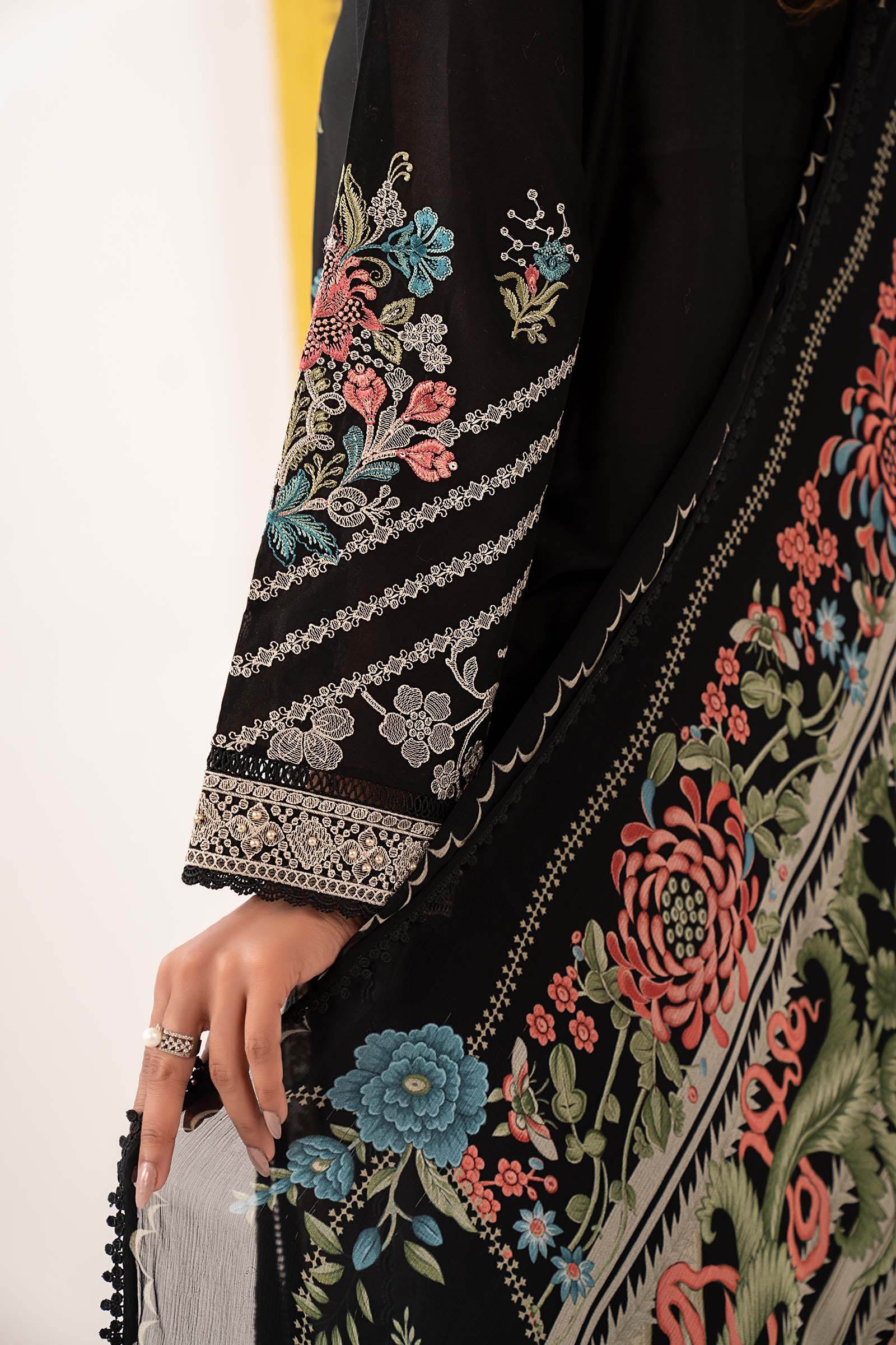 3 Piece Embroidered Lawn Suit - Image 4