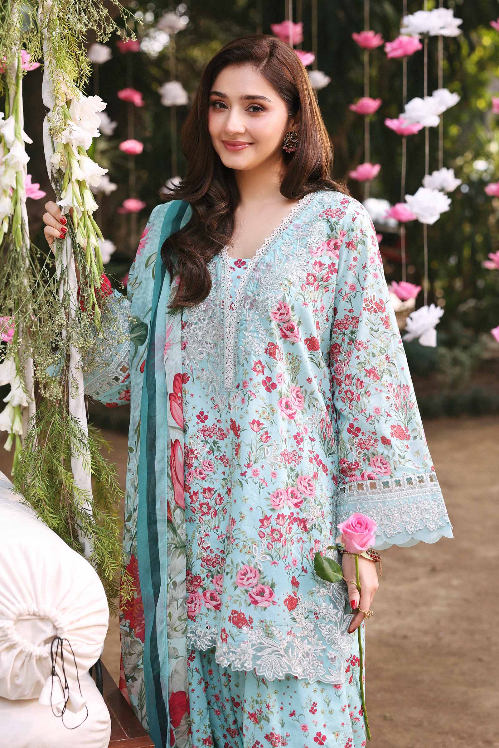 3 Piece Embroidered Lawn Suit - Image 3