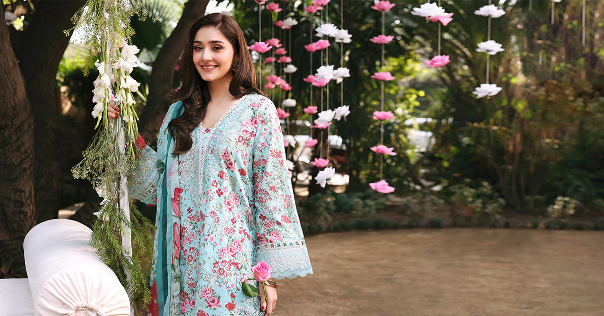 3 Piece Embroidered Lawn Suit - Image 9